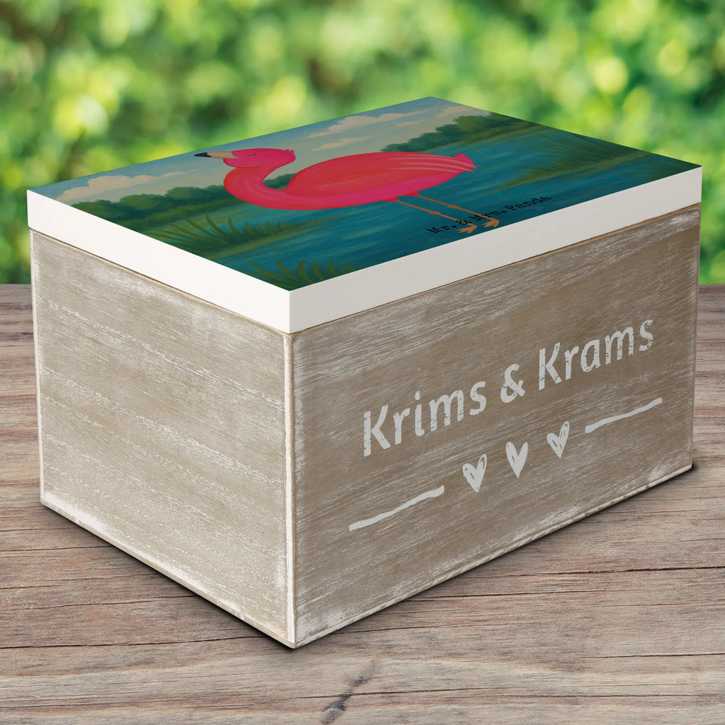 Wooden chest flamingo Proud Design Schatulle, Holzkiste, XXL, Geschenkdose, Dekokiste, Erinnerungsbox, Geschenkbox, Truhe, Aufbewahrungsbox, Erinnerungskiste, Schatzkiste, Kiste, Flamingo, Selbstliebe, Selbstakzeptanz, Tochter, Freundin, Schwester, Mama, beste Freundin, Freude, stolz
