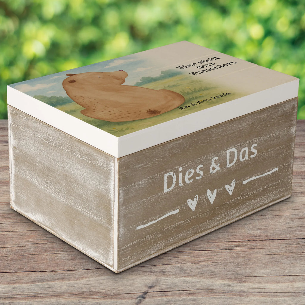 Personalised wooden chest bear shoulder look Design mit Namen, Erinnerungskiste Personalisiert, Schatulle mit Namen, Kiste Personalisiert, Erinnerungsbox mit Namen, Schatzkiste mit Namen, Truhe Personalisiert, Kiste mit Namen, GEschenkdose personalisiert, Holzkiste mit Namen, Truhe mit Namen, Erinnerungskiste, Schatzkiste Personalisiert, Erinnerungsbox Personalisiert, Geschenkbox personalisiert, Schatulle Personalisiert, Holzkiste Personalisiert, Aufbewahrungsbox mit Namen, Aufbewahrungsbox Personalisiert, Dekokiste Personalisiert, Dekokiste mit Namen, Bär, Teddy, Teddybär, Motivation, Selbstachtung, Weisheit, Bären, Bärenliebe, Weltansicht
