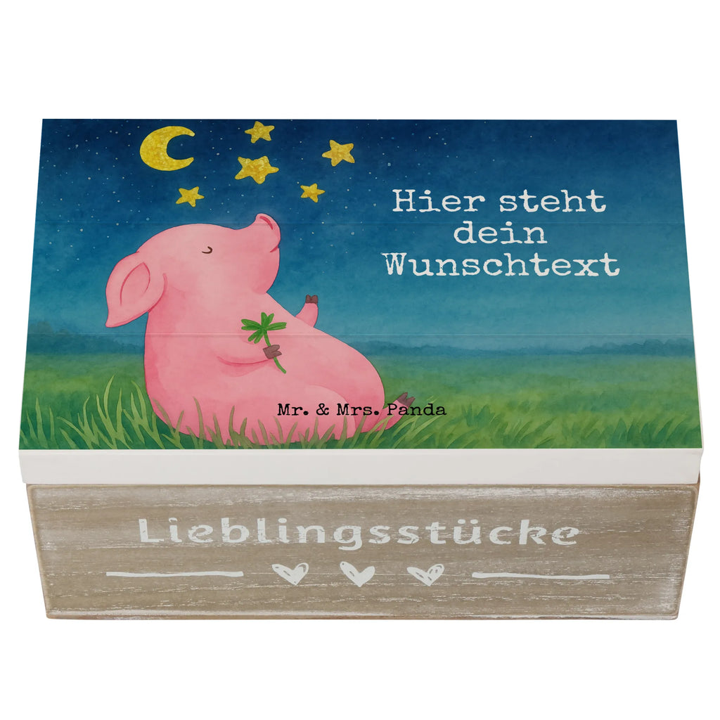 Personalised wooden chest Pig Luck Design Holzkiste Personalisiert, Erinnerungsbox Personalisiert, Schatzkiste Personalisiert, Aufbewahrungsbox Personalisiert, Schatulle Personalisiert, Kiste Personalisiert, Truhe mit Namen, Dekokiste Personalisiert, Holzkiste mit Namen, Kiste mit Namen, Erinnerungsbox mit Namen, Dekokiste mit Namen, Truhe Personalisiert, Erinnerungskiste Personalisiert, mit Namen, Schatzkiste mit Namen, Aufbewahrungsbox mit Namen, Schatulle mit Namen, GEschenkdose personalisiert, Erinnerungskiste, Geschenkbox personalisiert, Tiermotive, Gute Laune, lustige Sprüche, Tiere, Sterne, Sernchen, Ziele, Glücksschwein. Glück, Träume, Schwein, Motivation, Schweinchen, Glücksbringer