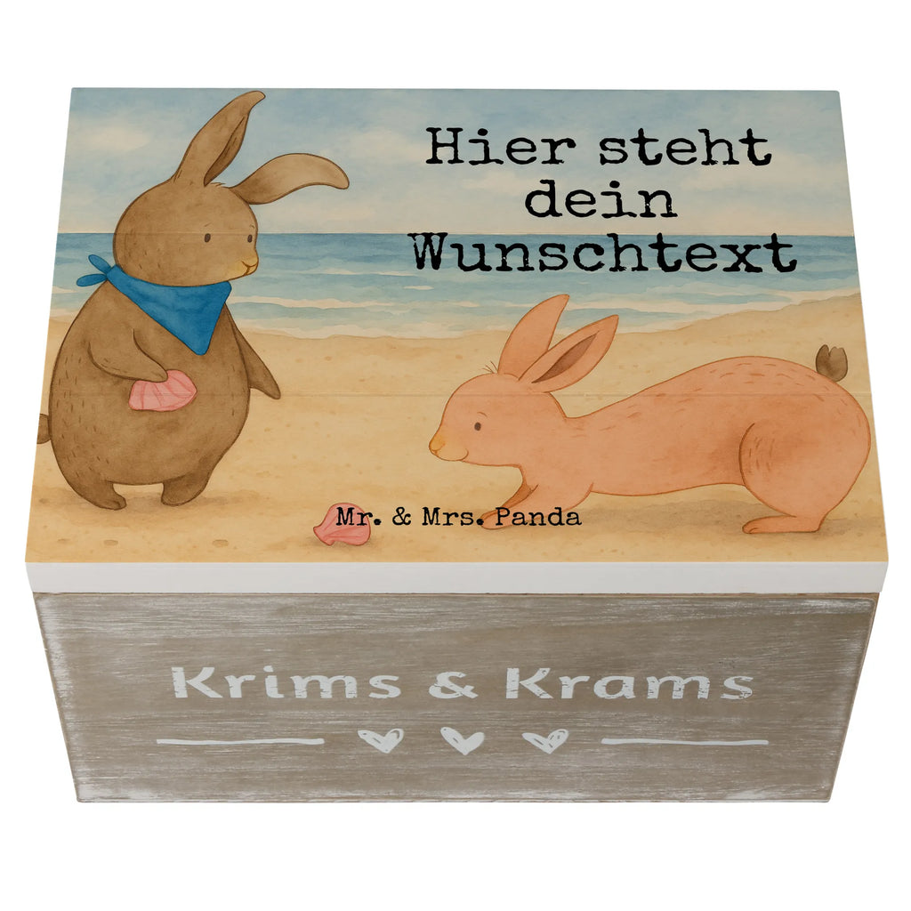 Personalised wooden chest Bunnies with seashell Design Truhe mit Namen, GEschenkdose personalisiert, Dekokiste Personalisiert, Dekokiste mit Namen, Truhe Personalisiert, Holzkiste mit Namen, Holzkiste Personalisiert, Erinnerungskiste Personalisiert, Aufbewahrungsbox mit Namen, Kiste Personalisiert, Erinnerungskiste, Schatzkiste Personalisiert, Schatulle mit Namen, Geschenkbox personalisiert, mit Namen, Aufbewahrungsbox Personalisiert, Schatzkiste mit Namen, Kiste mit Namen, Erinnerungsbox mit Namen, Schatulle Personalisiert, Erinnerungsbox Personalisiert, Familie, Vatertag, Muttertag, Bruder, Schwester, Mama, Papa, Oma, Opa, best friends, Freundin, Freundinnen, Meer, Muscheln, Hasen, beste Freundin, BFF, Muscheln sammeln