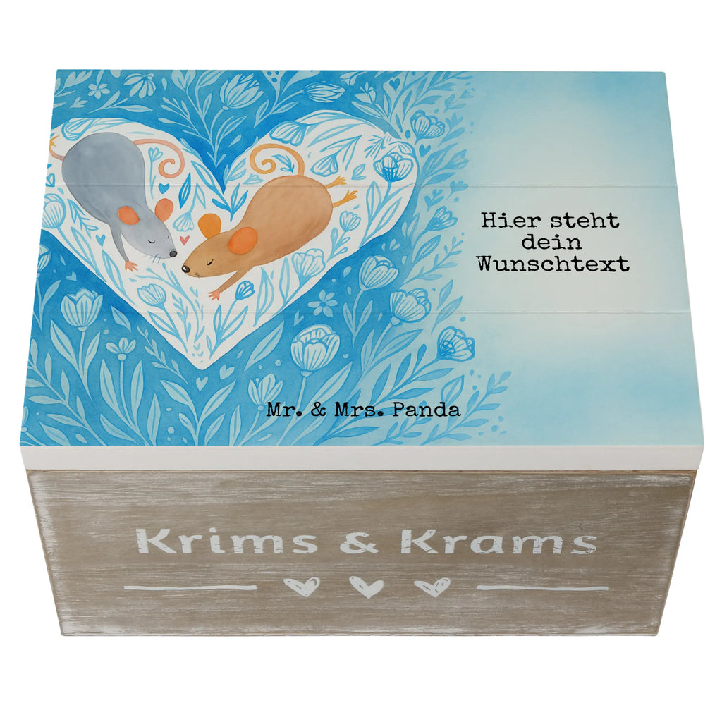 Personalisierte Holzkiste Mäuse Herz Design Erinnerungsbox Personalisiert, Aufbewahrungsbox Personalisiert, Erinnerungskiste, Kiste Personalisiert, Schatulle Personalisiert, Schatulle mit Namen, Kiste mit Namen, Truhe Personalisiert, GEschenkdose personalisiert, Schatzkiste Personalisiert, Schatzkiste mit Namen, Dekokiste mit Namen, Erinnerungsbox mit Namen, Dekokiste Personalisiert, Geschenkbox personalisiert, Erinnerungskiste Personalisiert, Truhe mit Namen, Holzkiste mit Namen, Holzkiste Personalisiert, mit Namen, Aufbewahrungsbox mit Namen, Liebe, Partner, Freund, Freundin, Ehemann, Ehefrau, Heiraten, Verlobung, Heiratsantrag, Liebesgeschenk, Jahrestag, Hocheitstag, Love, Hochzeit, Geschenk für zwei, Lieblingsmensch, Gemeinsamkeit, Liebesbotschaft, Maus, Mäuse, Liebesbeweis