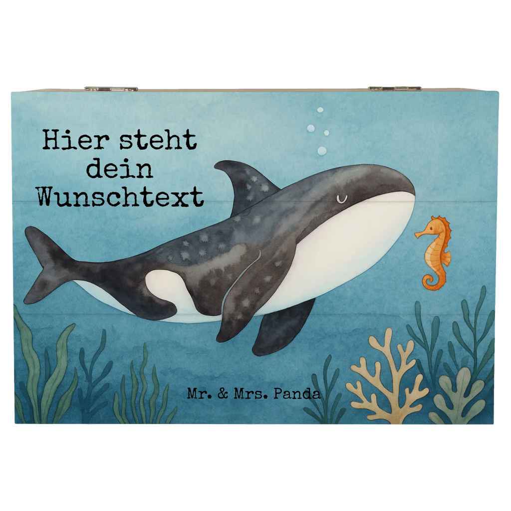 Personalised wooden chest Orca Design Truhe mit Namen, mit Namen, Dekokiste Personalisiert, Truhe Personalisiert, Erinnerungskiste, Erinnerungsbox Personalisiert, Dekokiste mit Namen, Schatzkiste Personalisiert, Holzkiste Personalisiert, Erinnerungskiste Personalisiert, Kiste mit Namen, Schatulle Personalisiert, Aufbewahrungsbox Personalisiert, Schatulle mit Namen, Geschenkbox personalisiert, GEschenkdose personalisiert, Aufbewahrungsbox mit Namen, Schatzkiste mit Namen, Holzkiste mit Namen, Erinnerungsbox mit Namen, Kiste Personalisiert, Meerestiere, Meer, Urlaub, Möglichkeiten, Wal, Startup, Selbstliebe, Motivation, Neustart, Arbeit, Orcas, Orca, Killerwal, Büro