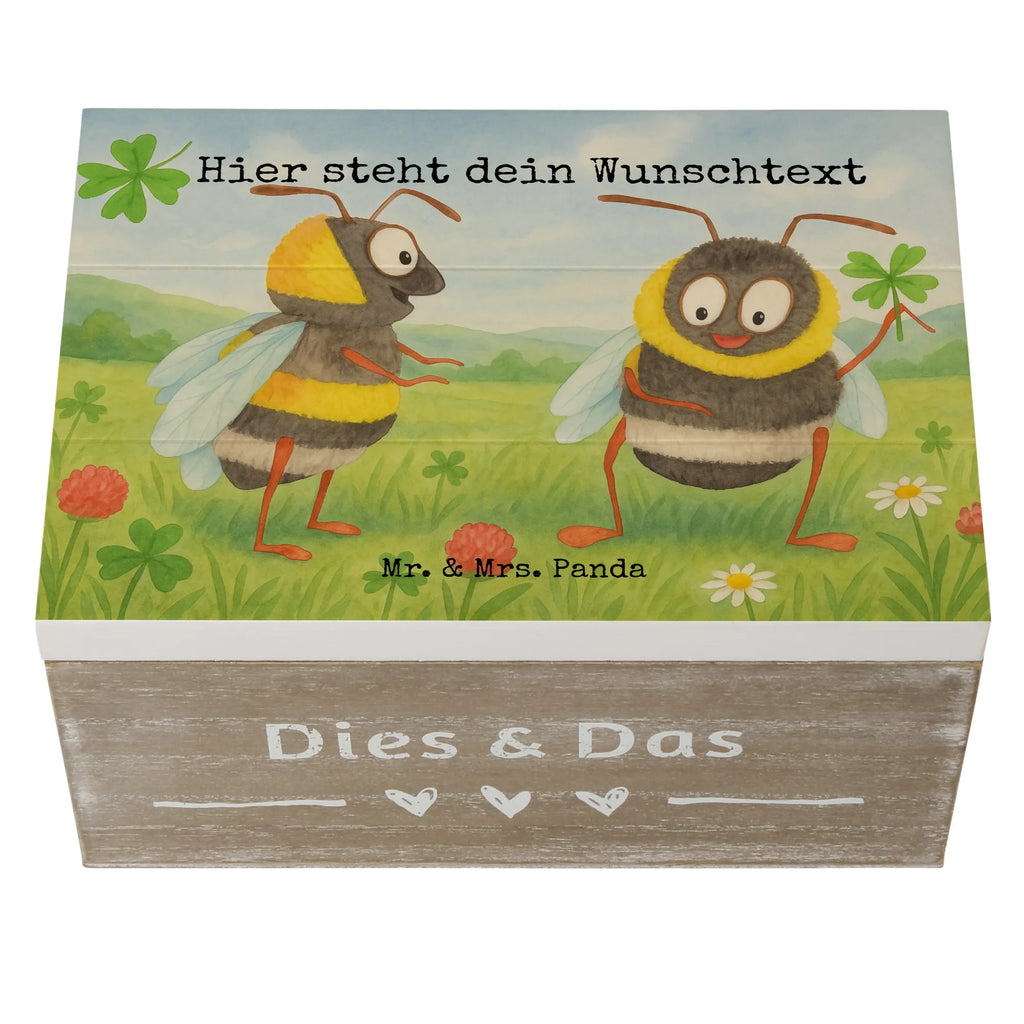 Personalisierte Holzkiste Hummeln Kleeblatt Design Schatzkiste Personalisiert, Schatulle Personalisiert, Dekokiste Personalisiert, Aufbewahrungsbox Personalisiert, Holzkiste mit Namen, Erinnerungsbox Personalisiert, mit Namen, Erinnerungsbox mit Namen, Erinnerungskiste Personalisiert, Holzkiste Personalisiert, Dekokiste mit Namen, Geschenkbox personalisiert, Erinnerungskiste, GEschenkdose personalisiert, Truhe Personalisiert, Schatzkiste mit Namen, Truhe mit Namen, Kiste mit Namen, Kiste Personalisiert, Aufbewahrungsbox mit Namen, Schatulle mit Namen, Tiermotive, Gute Laune, lustige Sprüche, Tiere, Spruch positiv, Spruch fröhlich, glücklich sein, Spruch schön, Hummel, glücklich werden, Biene Deko, Biene