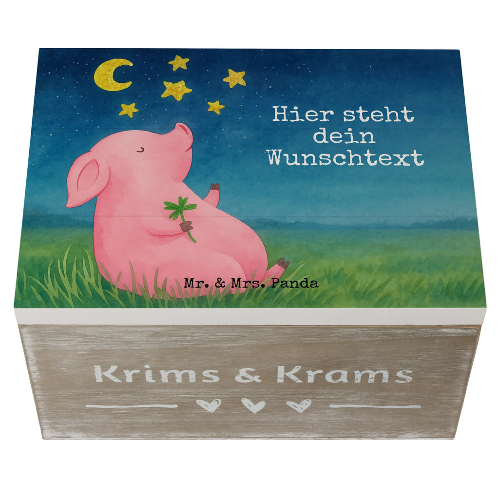 Personalised wooden chest Pig Luck Design Holzkiste Personalisiert, Erinnerungsbox Personalisiert, Schatzkiste Personalisiert, Aufbewahrungsbox Personalisiert, Schatulle Personalisiert, Kiste Personalisiert, Truhe mit Namen, Dekokiste Personalisiert, Holzkiste mit Namen, Kiste mit Namen, Erinnerungsbox mit Namen, Dekokiste mit Namen, Truhe Personalisiert, Erinnerungskiste Personalisiert, mit Namen, Schatzkiste mit Namen, Aufbewahrungsbox mit Namen, Schatulle mit Namen, GEschenkdose personalisiert, Erinnerungskiste, Geschenkbox personalisiert, Tiermotive, Gute Laune, lustige Sprüche, Tiere, Sterne, Sernchen, Ziele, Glücksschwein. Glück, Träume, Schwein, Motivation, Schweinchen, Glücksbringer