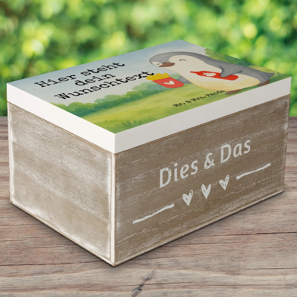 Personalisierte Holzkiste Pinguin Pommes Design Dekokiste Personalisiert, Kiste Personalisiert, Truhe Personalisiert, Aufbewahrungsbox mit Namen, GEschenkdose personalisiert, Erinnerungskiste Personalisiert, Schatzkiste Personalisiert, Erinnerungskiste, Dekokiste mit Namen, Geschenkbox personalisiert, Truhe mit Namen, Erinnerungsbox Personalisiert, Schatulle mit Namen, Schatulle Personalisiert, mit Namen, Kiste mit Namen, Schatzkiste mit Namen, Aufbewahrungsbox Personalisiert, Erinnerungsbox mit Namen, Holzkiste mit Namen, Holzkiste Personalisiert, Liebe, Partner, Freund, Freundin, Ehemann, Ehefrau, Heiraten, Verlobung, Heiratsantrag, Liebesgeschenk, Jahrestag, Hocheitstag, Mitbringsel, Hochzeitstag, für Ehemann, Geschenk für Partner, für Männer, Geschenk für Frauen, Liebesbeweis, Valentinstag, Geschenk für Freundin