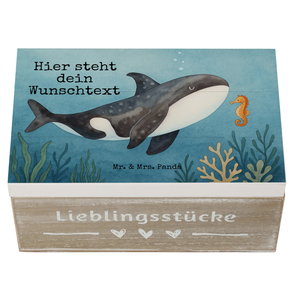 Personalised wooden chest Orca Design Truhe mit Namen, mit Namen, Dekokiste Personalisiert, Truhe Personalisiert, Erinnerungskiste, Erinnerungsbox Personalisiert, Dekokiste mit Namen, Schatzkiste Personalisiert, Holzkiste Personalisiert, Erinnerungskiste Personalisiert, Kiste mit Namen, Schatulle Personalisiert, Aufbewahrungsbox Personalisiert, Schatulle mit Namen, Geschenkbox personalisiert, GEschenkdose personalisiert, Aufbewahrungsbox mit Namen, Schatzkiste mit Namen, Holzkiste mit Namen, Erinnerungsbox mit Namen, Kiste Personalisiert, Meerestiere, Meer, Urlaub, Möglichkeiten, Wal, Startup, Selbstliebe, Motivation, Neustart, Arbeit, Orcas, Orca, Killerwal, Büro