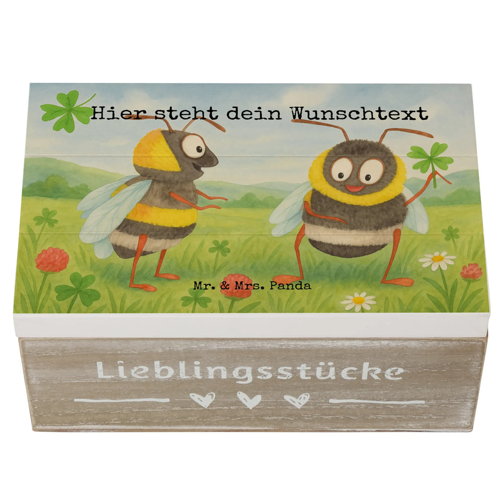 Personalisierte Holzkiste Hummeln Kleeblatt Design Schatzkiste Personalisiert, Schatulle Personalisiert, Dekokiste Personalisiert, Aufbewahrungsbox Personalisiert, Holzkiste mit Namen, Erinnerungsbox Personalisiert, mit Namen, Erinnerungsbox mit Namen, Erinnerungskiste Personalisiert, Holzkiste Personalisiert, Dekokiste mit Namen, Geschenkbox personalisiert, Erinnerungskiste, GEschenkdose personalisiert, Truhe Personalisiert, Schatzkiste mit Namen, Truhe mit Namen, Kiste mit Namen, Kiste Personalisiert, Aufbewahrungsbox mit Namen, Schatulle mit Namen, Tiermotive, Gute Laune, lustige Sprüche, Tiere, Spruch positiv, Spruch fröhlich, glücklich sein, Spruch schön, Hummel, glücklich werden, Biene Deko, Biene