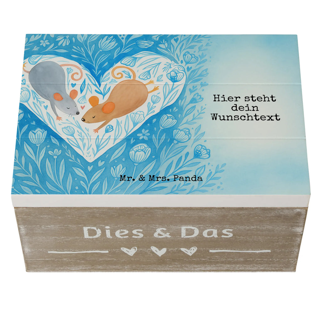 Personalisierte Holzkiste Mäuse Herz Design Erinnerungsbox Personalisiert, Aufbewahrungsbox Personalisiert, Erinnerungskiste, Kiste Personalisiert, Schatulle Personalisiert, Schatulle mit Namen, Kiste mit Namen, Truhe Personalisiert, GEschenkdose personalisiert, Schatzkiste Personalisiert, Schatzkiste mit Namen, Dekokiste mit Namen, Erinnerungsbox mit Namen, Dekokiste Personalisiert, Geschenkbox personalisiert, Erinnerungskiste Personalisiert, Truhe mit Namen, Holzkiste mit Namen, Holzkiste Personalisiert, mit Namen, Aufbewahrungsbox mit Namen, Liebe, Partner, Freund, Freundin, Ehemann, Ehefrau, Heiraten, Verlobung, Heiratsantrag, Liebesgeschenk, Jahrestag, Hocheitstag, Love, Hochzeit, Geschenk für zwei, Lieblingsmensch, Gemeinsamkeit, Liebesbotschaft, Maus, Mäuse, Liebesbeweis