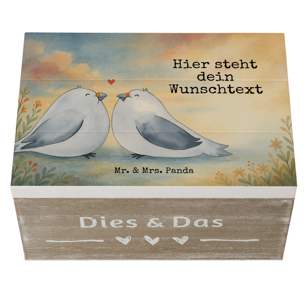 Personalisierte Holzkiste Turteltauben Liebe Design Aufbewahrungsbox Personalisiert, mit Namen, Schatulle Personalisiert, Schatzkiste Personalisiert, Dekokiste mit Namen, Holzkiste mit Namen, Dekokiste Personalisiert, Erinnerungsbox mit Namen, Truhe mit Namen, Aufbewahrungsbox mit Namen, Truhe Personalisiert, Erinnerungskiste Personalisiert, Holzkiste Personalisiert, Geschenkbox Personalisiert, Schatzkiste mit Namen, Erinnerungsbox Personalisiert, GEschenkdose Personalisiert, Kiste Personalisiert, Schatulle mit Namen, Kiste mit Namen, Freundin, Freund, Liebe, Liebesgeschenk, Jahrestag, Verlobung, Partner, Ehemann, Ehefrau, Heiraten, Heiratsantrag, Hocheitstag, Geschenk Freund, Geschenk Hochzeit, Tauben, Verliebt, Hochzeitstag, Verheiratet, Verlobt, Turteltäubchen, Turteltauben, Liebesbeweis, Geschenk Freundin