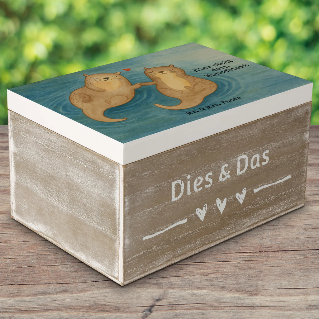 Personalised wooden chest otter holding hands Design Schatzkiste Personalisiert, mit Namen, Erinnerungsbox mit Namen, Aufbewahrungsbox Personalisiert, GEschenkdose personalisiert, Schatulle Personalisiert, Holzkiste Personalisiert, Aufbewahrungsbox mit Namen, Geschenkbox personalisiert, Kiste mit Namen, Holzkiste mit Namen, Kiste Personalisiert, Erinnerungskiste Personalisiert, Schatulle mit Namen, Schatzkiste mit Namen, Truhe mit Namen, Erinnerungskiste, Dekokiste Personalisiert, Erinnerungsbox Personalisiert, Dekokiste mit Namen, Truhe Personalisiert, Otter, Fischotter, Seeotter, Otter Seeotter See Otter