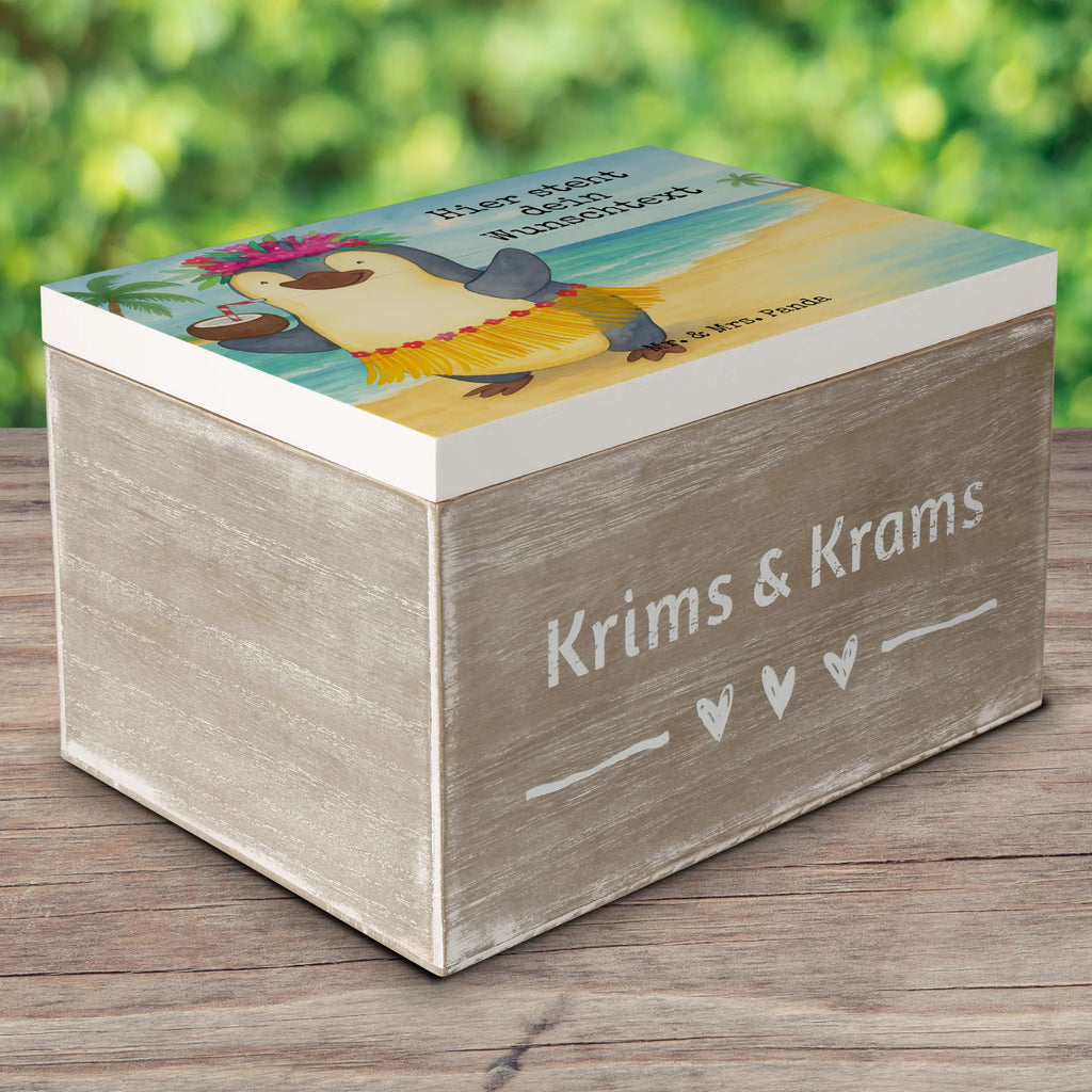 Personalisierte Holzkiste Pinguin Kokosnuss Design Truhe mit Namen, Truhe Personalisiert, Schatzkiste Personalisiert, Kiste Personalisiert, Kiste mit Namen, Holzkiste Personalisiert, Dekokiste mit Namen, GEschenkdose personalisiert, Holzkiste mit Namen, Aufbewahrungsbox Personalisiert, Erinnerungsbox Personalisiert, Aufbewahrungsbox mit Namen, Schatzkiste mit Namen, Erinnerungsbox mit Namen, mit Namen, Erinnerungskiste, Dekokiste Personalisiert, Erinnerungskiste Personalisiert, Schatulle Personalisiert, Geschenkbox personalisiert, Schatulle mit Namen, Pinguin, Hawaii, Kokosnuss, Urlaub, Pinguine, Aloha