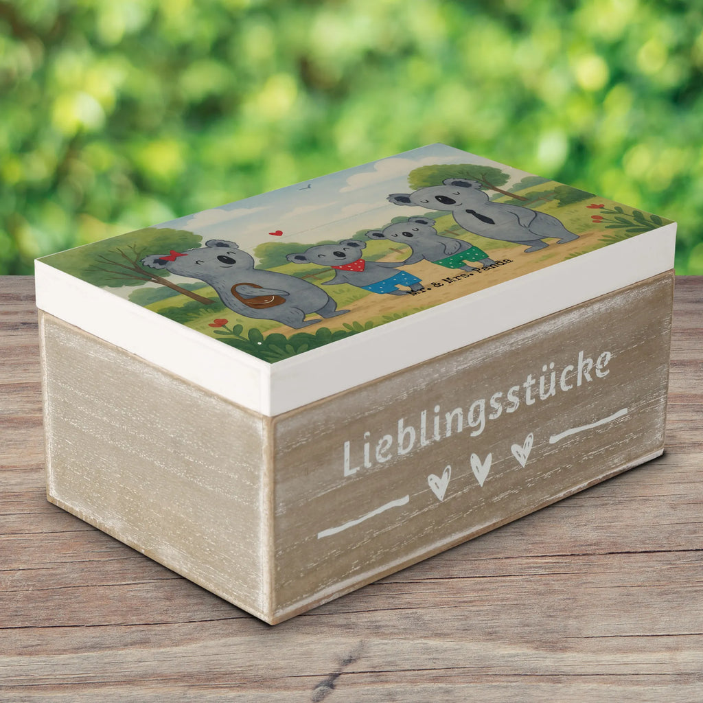 Skrzynia drewniana Rodzina koali dwa Design Schatzkiste, Erinnerungskiste, Erinnerungsbox, Geschenkdose, Kiste, Holzkiste, XXL, Schatulle, Dekokiste, Aufbewahrungsbox, Geschenkbox, Truhe, Familie, Vatertag, Muttertag, Bruder, Schwester, Mama, Papa, Oma, Opa, Koalabär, Koala, beste Familie, Lieblingsfamilie, Familienzeit, Familienleben, Koalafamilie