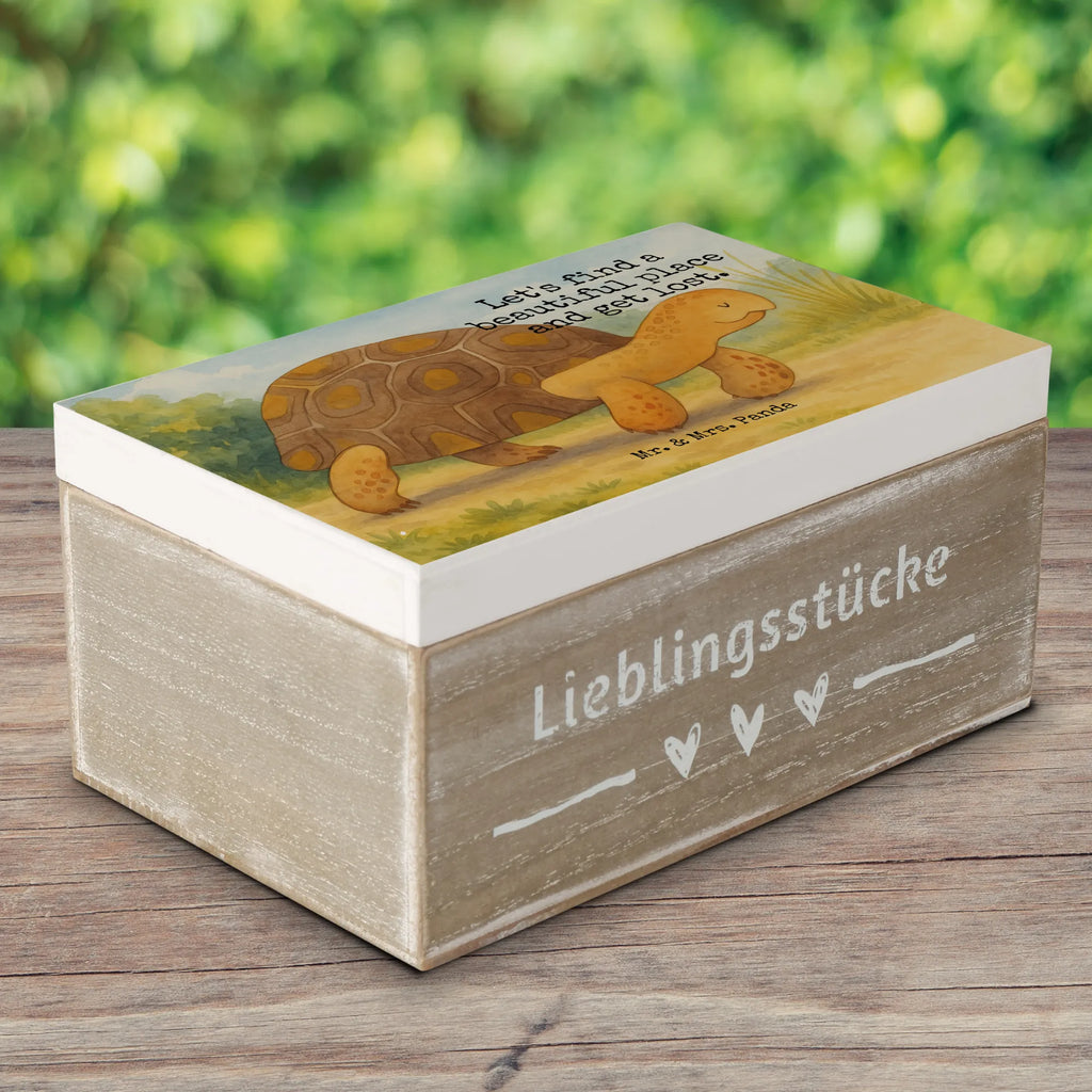 Holzkiste Schildkröte Marschieren Design Truhe, Schatulle, Geschenkdose, Schatzkiste, Dekokiste, Kiste, Erinnerungskiste, Aufbewahrungsbox, Geschenkbox, XXL, Erinnerungsbox, Holzkiste, Meerestiere, Meer, Urlaub, Schildkröten, get lost, Lieblingsmensch, Inspiration, Neustart, Motivation, Abenteuer, Reiselust, Schildkröte
