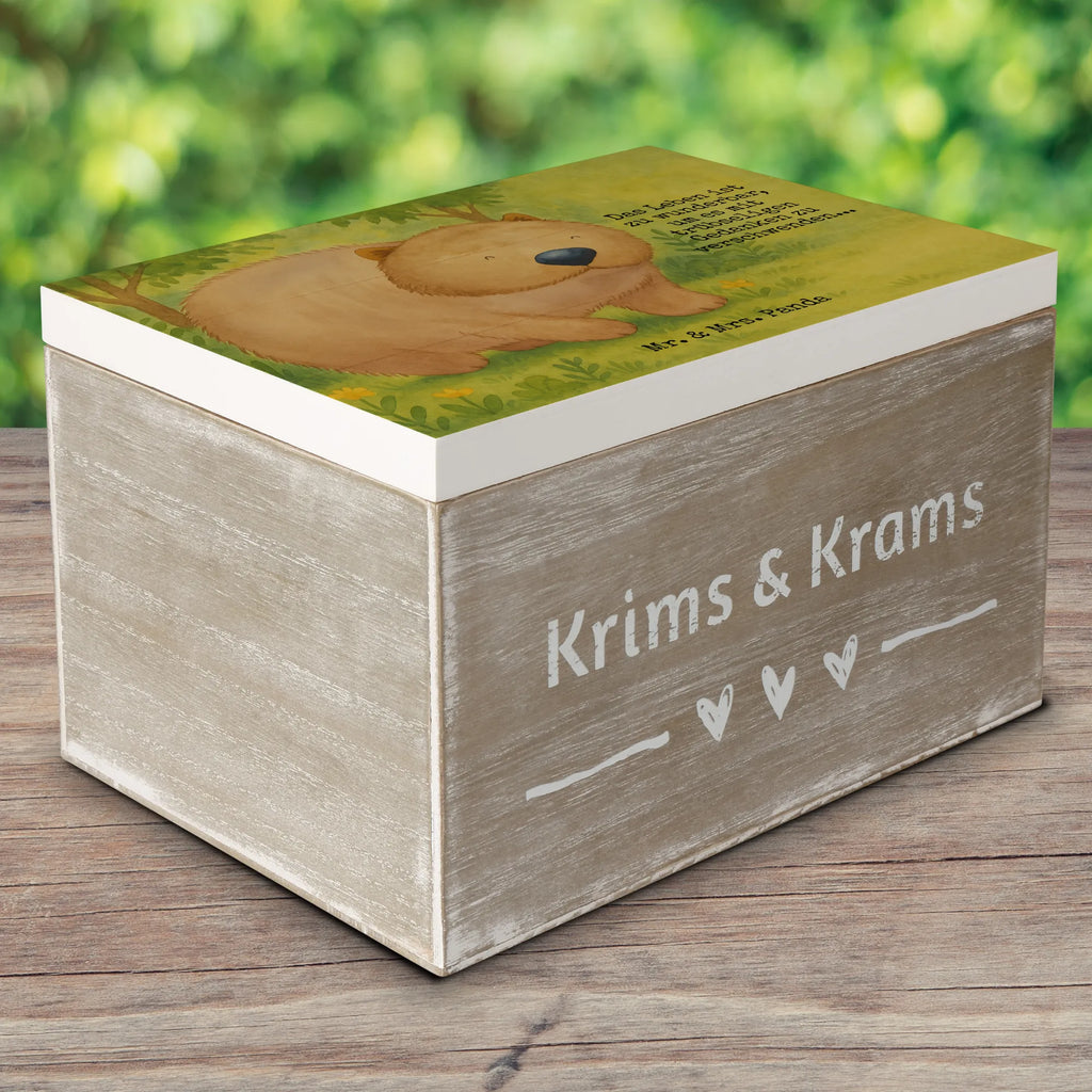 Skrzynia drewniana Wombat Design Aufbewahrungsbox, Truhe, Dekokiste, Erinnerungsbox, Erinnerungskiste, Geschenkbox, Kiste, Schatulle, Schatzkiste, Holzkiste, XXL, Geschenkdose, Tiermotive, Gute Laune, lustige Sprüche, Tiere, Australien, Das Leben ist schön, Spruch, Wombat, Motivation