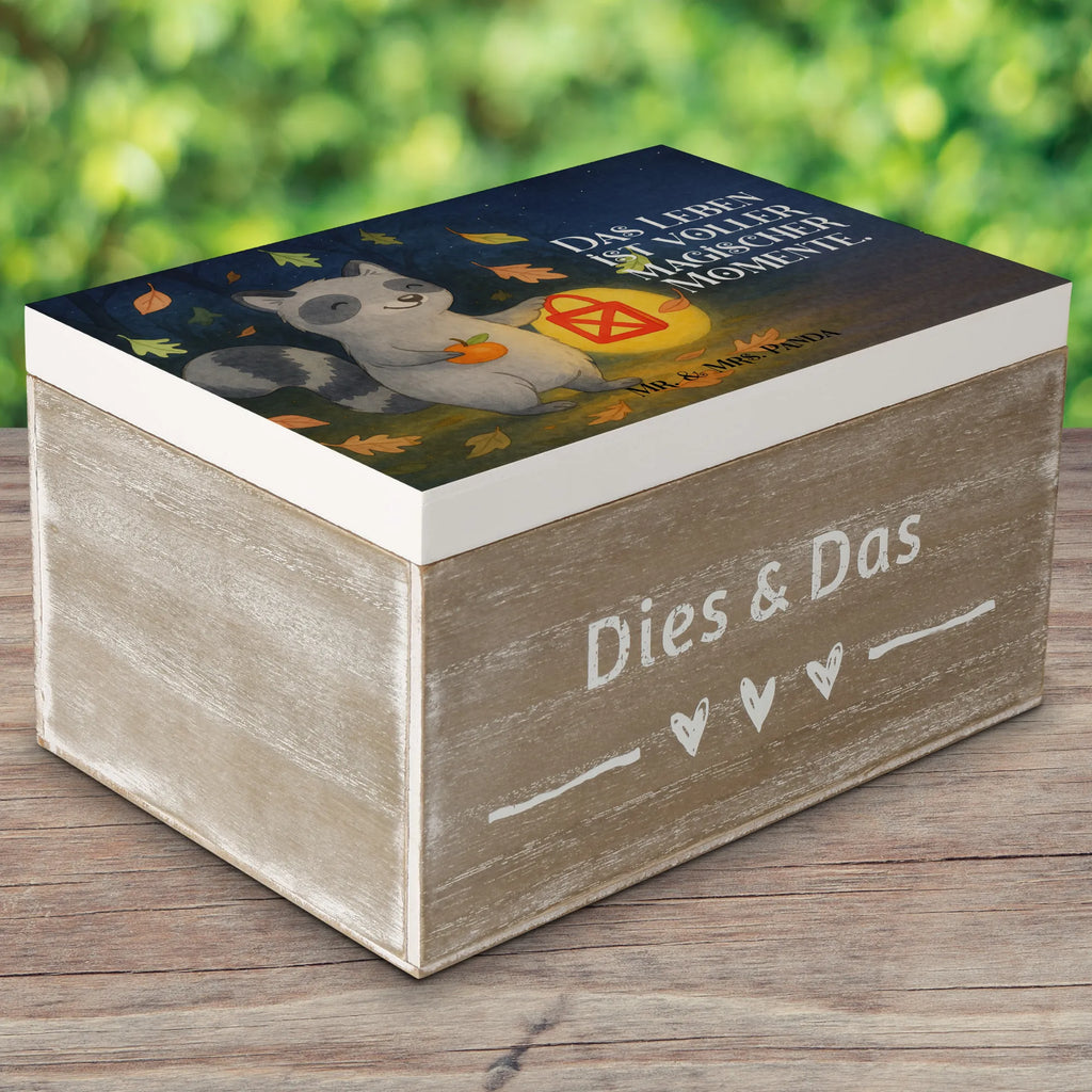 Wooden chest Raccoon Lantern Design Erinnerungskiste, Schatzkiste, Dekokiste, Holzkiste, Truhe, Erinnerungsbox, XXL, Kiste, Geschenkbox, Aufbewahrungsbox, Geschenkdose, Schatulle, Halloween, Deko, Martinssingen, Dekoration, Geschenke, Schenken, Laterne, Süßes sonst gibt's saures, Halloween Deko, Waschbär, Herbst, Trick or Treat