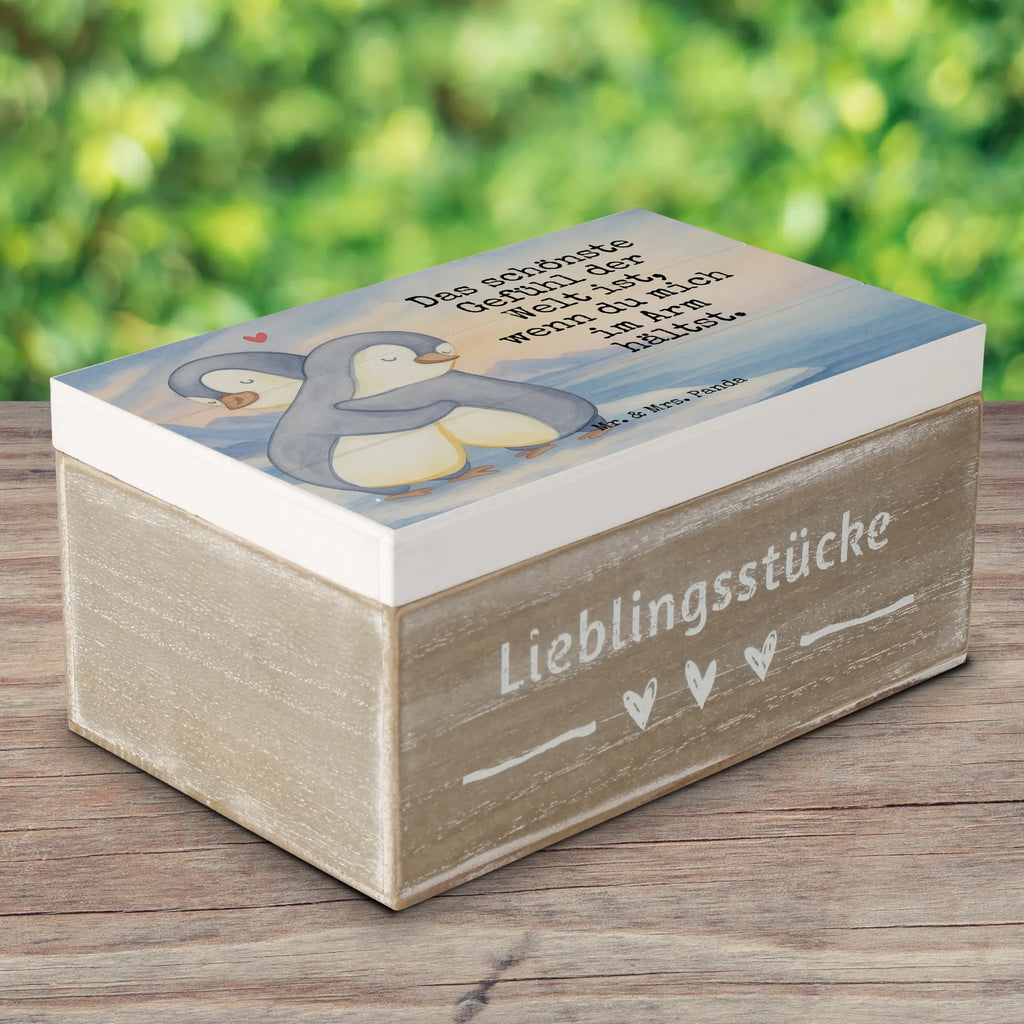 Skrzynia drewniana Pingwiny przytulanie Design Kiste, Schatulle, Erinnerungsbox, Schatzkiste, Geschenkdose, Geschenkbox, Truhe, Aufbewahrungsbox, Erinnerungskiste, XXL, Dekokiste, Holzkiste, Liebe, Partner, Freund, Freundin, Ehemann, Ehefrau, Heiraten, Verlobung, Heiratsantrag, Liebesgeschenk, Jahrestag, Hocheitstag, Geschenk für Frauen, Hochzeitstag, Geschenk für Freundin, für Ehemann, für Männer, Liebesbeweis, Geschenk für Partner, Mitbringsel, Valentinstag