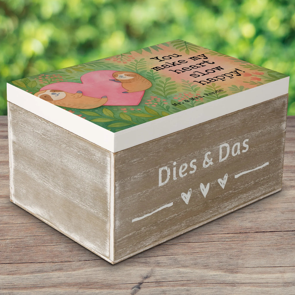 Holzkiste Faultiere Herz Design Holzkiste, Dekokiste, Erinnerungsbox, Geschenkdose, Geschenkbox, XXL, Schatzkiste, Truhe, Aufbewahrungsbox, Erinnerungskiste, Kiste, Schatulle, Liebe, Partner, Freund, Freundin, Ehemann, Ehefrau, Heiraten, Verlobung, Heiratsantrag, Liebesgeschenk, Jahrestag, Hocheitstag, Valentinstag, Geschenk für Freundin, für Ehemann, für Männer, Mitbringsel, Liebesbeweis, Geschenk für Partner, Geschenk für Frauen, Hochzeitstag