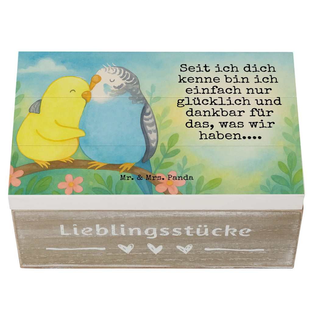 Holzkiste Wellensittich Liebe Design Schatzkiste, Truhe, Kiste, Aufbewahrungsbox, Geschenkbox, XXL, Erinnerungskiste, Schatulle, Dekokiste, Holzkiste, Geschenkdose, Erinnerungsbox, Liebe, Partner, Freund, Freundin, Ehemann, Ehefrau, Heiraten, Verlobung, Heiratsantrag, Liebesgeschenk, Jahrestag, Hocheitstag, Kuscheln, Vögel, Wellensittich, Vertrauen, Nähe