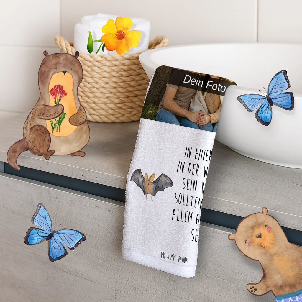 Personalisiertes Foto Gästehandtuch Fledermaus Flügel Gästehandtuch Baumwolle Mit Foto, Gästehandtuch Schnell Trocknend Mit Bild, Handtuch Für Gäste Mit Foto, Gästehandtuch Hochwertig Mit Foto, Gästehandtuch Klassisch Mit Bild, Gästehandtuch Weiß Mit Foto, Handtuch Klein Mit Bild, Gästehandtuch Saugfähig Mit Foto, Gästehandtuch Ökologisch Mit Foto, Gästehandtuch Weich Mit Bild, Waschhandtuch Mit Foto, Handtuch Gästeformat Mit Foto, Gästehandtuch Pflegeleicht Mit Foto, Gästehandtücher Mit Bild, Gästehandtuch Schwarz Mit Foto, Gästehandtuch Waschbar Mit Bild, Handtuch Für Toilette Mit Bild, Gästehandtuch Bunt Mit Foto, Gästehandtuch Grau Mit Bild, Gästehandtuch Bad Mit Foto, Gästehandtuch Für Hotels Mit Foto, Gästehandtuch Beige Mit Foto, Gästehandtuch Modern Mit Foto, Gästehandtuch Strapazierfähig Mit Foto, Gästehandtuch Bio Baumwolle Mit Bild, Kleines Handtuch Mit Foto, Gästehandtuch Mit Foto, Gästehandtuch Nachhaltig Mit Bild, Personalisiertes Gästehandtuch Mit Foto, Gästehandtuch Mit Bordüre Und Bild, Gästehandtuch 30x50 Mit Bild, Gästehandtuch Set Mit Foto, Handtuch Für Gäste-WC Mit Foto, Gäste-Tuch Mit Eigenem Foto, Gästehandtuch Mit Muster Und Foto, Handtuch Gästezimmer Mit Foto, Gästehandtuch Badezimmer Mit Bild, Tiermotive, Gute Laune, lustige Sprüche, Tiere