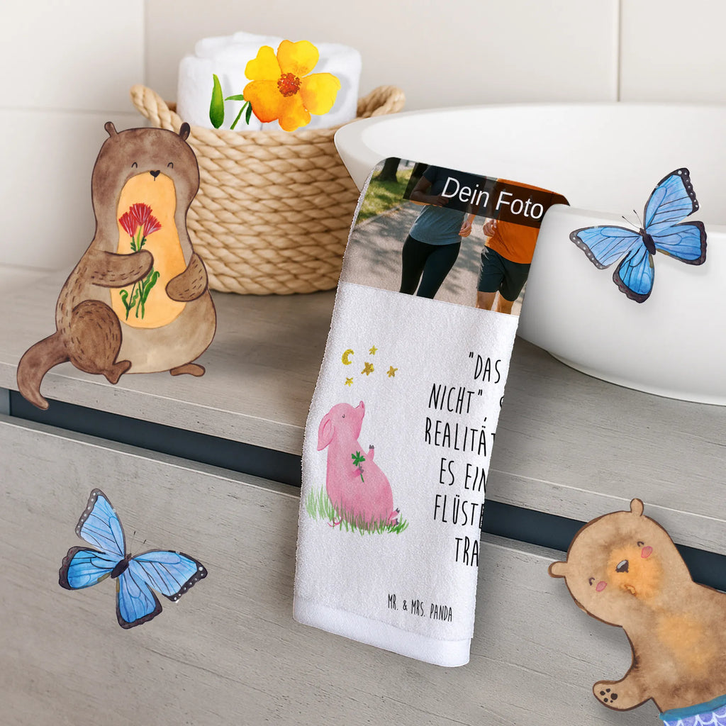 Personalisiertes Foto Gästehandtuch Schwein Glück Gästehandtuch Mit Bordüre Und Bild, Gästehandtuch 30x50 Mit Bild, Handtuch Für Gäste-WC Mit Foto, Gästehandtuch Baumwolle Mit Foto, Gästehandtuch Schnell Trocknend Mit Bild, Gästehandtuch Pflegeleicht Mit Foto, Handtuch Für Toilette Mit Bild, Gästehandtuch Mit Muster Und Foto, Handtuch Gästezimmer Mit Foto, Gästehandtuch Schwarz Mit Foto, Gästehandtuch Saugfähig Mit Foto, Gästehandtuch Hochwertig Mit Foto, Gäste-Tuch Mit Eigenem Foto, Gästehandtuch Bunt Mit Foto, Gästehandtuch Strapazierfähig Mit Foto, Gästehandtuch Klassisch Mit Bild, Gästehandtuch Beige Mit Foto, Gästehandtuch Mit Foto, Gästehandtuch Bad Mit Foto, Gästehandtuch Nachhaltig Mit Bild, Gästehandtuch Weiß Mit Foto, Kleines Handtuch Mit Foto, Handtuch Für Gäste Mit Foto, Gästehandtuch Set Mit Foto, Gästehandtuch Ökologisch Mit Foto, Gästehandtuch Modern Mit Foto, Personalisiertes Gästehandtuch Mit Foto, Gästehandtuch Grau Mit Bild, Waschhandtuch Mit Foto, Gästehandtuch Bio Baumwolle Mit Bild, Handtuch Gästeformat Mit Foto, Handtuch Klein Mit Bild, Gästehandtuch Weich Mit Bild, Gästehandtuch Für Hotels Mit Foto, Gästehandtuch Waschbar Mit Bild, Gästehandtuch Badezimmer Mit Bild, Gästehandtücher Mit Bild, Tiermotive, Gute Laune, lustige Sprüche, Tiere, Sterne, Schwein, Träume, Glücksbringer, Ziele, Motivation, Sernchen, Schweinchen, Glücksschwein. Glück