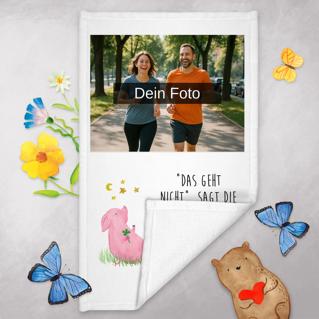 Personalisiertes Foto Gästehandtuch Schwein Glück Gästehandtuch Mit Bordüre Und Bild, Gästehandtuch 30x50 Mit Bild, Handtuch Für Gäste-WC Mit Foto, Gästehandtuch Baumwolle Mit Foto, Gästehandtuch Schnell Trocknend Mit Bild, Gästehandtuch Pflegeleicht Mit Foto, Handtuch Für Toilette Mit Bild, Gästehandtuch Mit Muster Und Foto, Handtuch Gästezimmer Mit Foto, Gästehandtuch Schwarz Mit Foto, Gästehandtuch Saugfähig Mit Foto, Gästehandtuch Hochwertig Mit Foto, Gäste-Tuch Mit Eigenem Foto, Gästehandtuch Bunt Mit Foto, Gästehandtuch Strapazierfähig Mit Foto, Gästehandtuch Klassisch Mit Bild, Gästehandtuch Beige Mit Foto, Gästehandtuch Mit Foto, Gästehandtuch Bad Mit Foto, Gästehandtuch Nachhaltig Mit Bild, Gästehandtuch Weiß Mit Foto, Kleines Handtuch Mit Foto, Handtuch Für Gäste Mit Foto, Gästehandtuch Set Mit Foto, Gästehandtuch Ökologisch Mit Foto, Gästehandtuch Modern Mit Foto, Personalisiertes Gästehandtuch Mit Foto, Gästehandtuch Grau Mit Bild, Waschhandtuch Mit Foto, Gästehandtuch Bio Baumwolle Mit Bild, Handtuch Gästeformat Mit Foto, Handtuch Klein Mit Bild, Gästehandtuch Weich Mit Bild, Gästehandtuch Für Hotels Mit Foto, Gästehandtuch Waschbar Mit Bild, Gästehandtuch Badezimmer Mit Bild, Gästehandtücher Mit Bild, Tiermotive, Gute Laune, lustige Sprüche, Tiere, Sterne, Schwein, Träume, Glücksbringer, Ziele, Motivation, Sernchen, Schweinchen, Glücksschwein. Glück