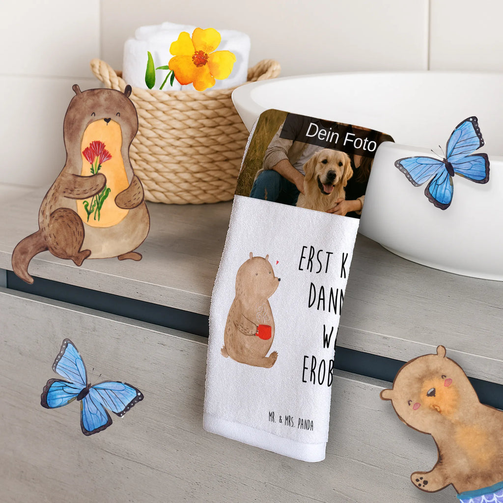 Personalisiertes Foto Gästehandtuch Bär Kaffee Waschhandtuch Mit Foto, Gästehandtuch Nachhaltig Mit Bild, Gästehandtuch Bad Mit Foto, Gästehandtuch Grau Mit Bild, Gästehandtuch Mit Bordüre Und Bild, Gästehandtuch Ökologisch Mit Foto, Gästehandtuch Mit Foto, Gästehandtuch Weich Mit Bild, Handtuch Klein Mit Bild, Handtuch Gästezimmer Mit Foto, Gästehandtuch Hochwertig Mit Foto, Gästehandtuch Waschbar Mit Bild, Gästehandtuch Pflegeleicht Mit Foto, Gästehandtuch Weiß Mit Foto, Gästehandtuch Set Mit Foto, Handtuch Für Gäste Mit Foto, Handtuch Für Toilette Mit Bild, Gästehandtücher Mit Bild, Gästehandtuch Beige Mit Foto, Gästehandtuch 30x50 Mit Bild, Gästehandtuch Bio Baumwolle Mit Bild, Gästehandtuch Mit Muster Und Foto, Handtuch Für Gäste-WC Mit Foto, Gäste-Tuch Mit Eigenem Foto, Gästehandtuch Schnell Trocknend Mit Bild, Personalisiertes Gästehandtuch Mit Foto, Kleines Handtuch Mit Foto, Gästehandtuch Baumwolle Mit Foto, Gästehandtuch Für Hotels Mit Foto, Gästehandtuch Saugfähig Mit Foto, Gästehandtuch Klassisch Mit Bild, Gästehandtuch Bunt Mit Foto, Gästehandtuch Badezimmer Mit Bild, Gästehandtuch Modern Mit Foto, Gästehandtuch Schwarz Mit Foto, Handtuch Gästeformat Mit Foto, Gästehandtuch Strapazierfähig Mit Foto, Bär, Teddy, Teddybär, Kaffee, guten Morgen, Bären, Coffee, Welt erobern, Motivation, Welt retten, Morgenroutine