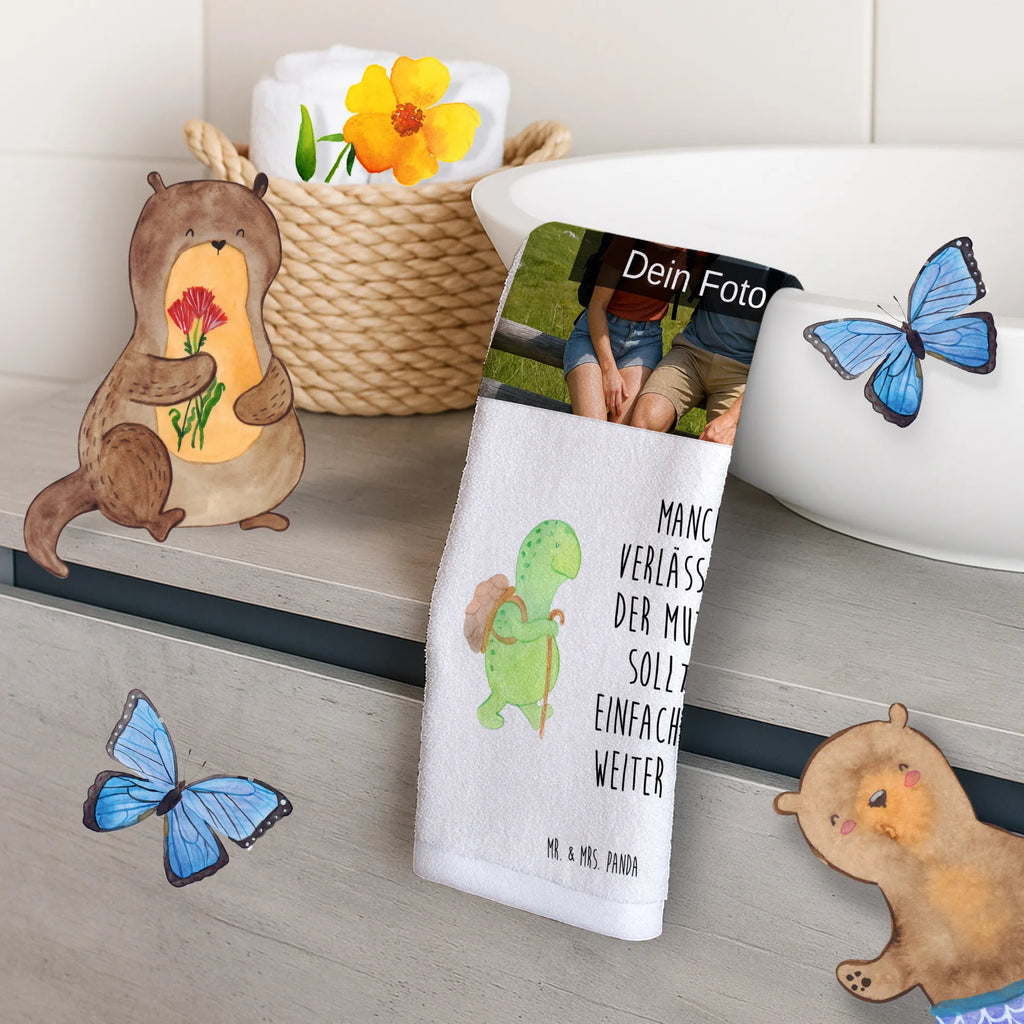 Personalisiertes Foto Gästehandtuch Schildkröte Wanderer Handtuch Für Gäste-WC Mit Foto, Gästehandtuch Strapazierfähig Mit Foto, Handtuch Für Gäste Mit Foto, Personalisiertes Gästehandtuch Mit Foto, Gästehandtuch Weiß Mit Foto, Gästehandtuch Saugfähig Mit Foto, Gästehandtuch 30x50 Mit Bild, Waschhandtuch Mit Foto, Handtuch Gästezimmer Mit Foto, Gästehandtuch Beige Mit Foto, Gästehandtuch Ökologisch Mit Foto, Gästehandtuch Mit Foto, Gästehandtuch Bio Baumwolle Mit Bild, Handtuch Gästeformat Mit Foto, Gästehandtuch Weich Mit Bild, Gästehandtuch Hochwertig Mit Foto, Gästehandtuch Bunt Mit Foto, Gästehandtuch Schwarz Mit Foto, Gästehandtuch Badezimmer Mit Bild, Gästehandtuch Set Mit Foto, Gästehandtuch Modern Mit Foto, Gästehandtuch Für Hotels Mit Foto, Gästehandtuch Nachhaltig Mit Bild, Gästehandtuch Klassisch Mit Bild, Gästehandtuch Waschbar Mit Bild, Gästehandtuch Mit Muster Und Foto, Gästehandtuch Pflegeleicht Mit Foto, Gästehandtuch Bad Mit Foto, Gästehandtücher Mit Bild, Gäste-Tuch Mit Eigenem Foto, Kleines Handtuch Mit Foto, Handtuch Für Toilette Mit Bild, Handtuch Klein Mit Bild, Gästehandtuch Schnell Trocknend Mit Bild, Gästehandtuch Mit Bordüre Und Bild, Gästehandtuch Grau Mit Bild, Gästehandtuch Baumwolle Mit Foto, Schildkröte, Schildkröten, Neuanfang, Motivationssprüche, Motivationsspruch, Motivation