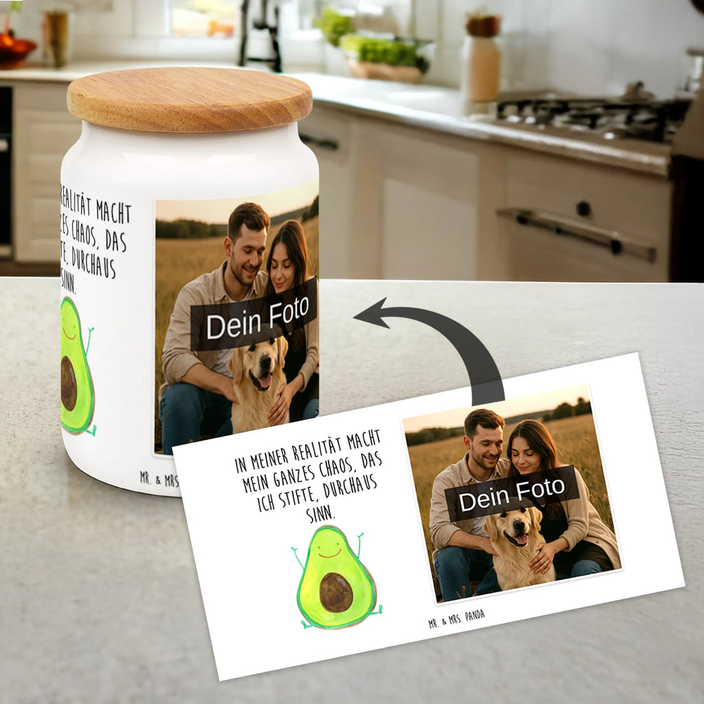 Personalisierte Foto Vorratsdose Avocado Glücklich Vorratsdose Personalisiert Mit Foto, Vorratsdose Mit Eigenem Motiv, Vorratsdose Mit Wunschfoto, Vorratsdose Mit Bild, Vorratsdose Mit Familienfoto, Vorratsbehälter Mit Foto, Aufbewahrungsdose Mit Foto, Frischhaltedose Mit Eigenem Foto, Vorratsdose Mit Foto, Personalisierte Vorratsdose Mit Bild, Individuelle Vorratsdose Mit Bild, Aufbewahrungsdose Mit Bild, Werbeschenk mit Logo, Vorratsdose Mit Kinderfoto, Küchenbox Mit Bild, Vorratsdose Als Geschenk Mit Foto, Vorratsglas Mit Foto, Foto Vorratsdose, Vorratsdose Mit Fotodruck, Werbeschenk mit Bild, Vorratsdose Mit Haustierfoto, Vorratsdose Mit Bild Und Namen, Vorratsdose Mit Foto Und Text, Vorratsdose Mit Eigenem Foto, Vorratsdose Bedrucken Lassen, Vorratsdose Selbst Gestalten Mit Foto, Avocado, Veggie, Vegan, Gesund, Chaos