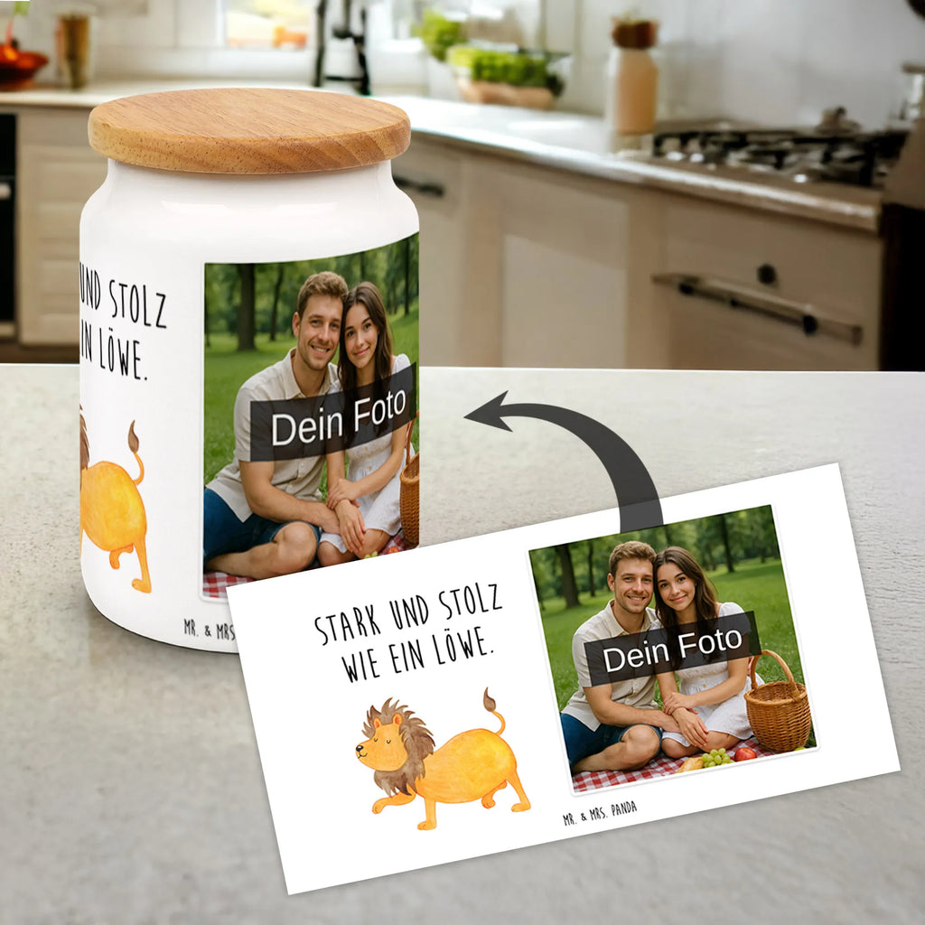 Personalisierte Foto Vorratsdose Sternzeichen Löwe Vorratsdose Mit Bild, Vorratsdose Mit Eigenem Motiv, Vorratsglas Mit Foto, Vorratsdose Personalisiert Mit Foto, Foto Vorratsdose, Vorratsdose Mit Foto Und Text, Personalisierte Vorratsdose Mit Bild, Aufbewahrungsdose Mit Bild, Vorratsdose Als Geschenk Mit Foto, Aufbewahrungsdose Mit Foto, Vorratsdose Selbst Gestalten Mit Foto, Vorratsdose Bedrucken Lassen, Individuelle Vorratsdose Mit Bild, Vorratsbehälter Mit Foto, Frischhaltedose Mit Eigenem Foto, Vorratsdose Mit Familienfoto, Werbeschenk mit Bild, Vorratsdose Mit Foto, Küchenbox Mit Bild, Vorratsdose Mit Wunschfoto, Werbeschenk mit Logo, Vorratsdose Mit Bild Und Namen, Vorratsdose Mit Haustierfoto, Vorratsdose Mit Eigenem Foto, Vorratsdose Mit Fotodruck, Vorratsdose Mit Kinderfoto, Tierkreiszeichen, Sternzeichen, Horoskop, Astrologie, Aszendent, Geburtstag Juli, König der Tiere, Geburtstag August, Geschenk Juli, Löwe Geschenk, Löwe Sternzeichen, Geschenk August