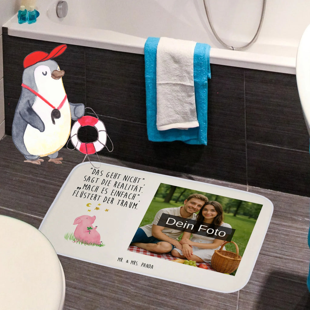 Personalisierte Foto Badematte Schwein Glück Badvorleger Mit Fotodruck, Badteppich Mit Bild, Badvorleger Groß Mit Foto, Weißer Badvorleger Mit Foto, Vintage Badvorleger Mit Foto, Badematte Mit Foto, Badezimmermatte Mit Foto, Badvorleger Mit Eigenem Foto, Badematte Rutschfest Mit Foto, Badvorleger Mikrofaser Mit Foto, Rechteckiger Badvorleger Mit Bild, Teppich Fürs Bad Mit Eigenem Bild, Badvorleger Selbst Gestalten Mit Foto, Gemusterter Badvorleger Mit Bild, Badläufer Mit Bild, Gäste-WC Badvorleger Mit Foto, Badematte selber gestalten, Waschbarer Badvorleger Mit Foto, Werbegeschenk Mit Foto, Badezimmerteppich Mit Foto, Rutschfester Badvorleger Mit Foto, Badvorleger Mit Foto, Badmatte Waschbar Mit Foto, Badgarnitur Mit Foto, Schwarzer Badvorleger Mit Bild, Badvorleger Baumwolle Mit Bild, Saugfähiger Badvorleger Mit Foto, Weicher Badvorleger Mit Bild, Werbegeschenk Mit Logo, Klassischer Badvorleger Mit Foto, Bad Fußmatte Mit Bild, Badvorleger Mit Bild, Runder Badvorleger Mit Foto, Firmengeschenk Mit Eigenem Logo, Badvorleger Mit Wunschbild, Personaliserter Badvorleger Mit Foto, Badvorleger Mit Eigenem Motiv, Design Badvorleger Mit Eigenem Foto, Moderner Badvorleger Mit Bild, Badematte mit Foto, Badematten Set Mit Foto, Duschvorleger Mit Foto, Badezimmer Matte Mit Foto, Foto Badvorleger Für Dusche, Badvorleger Klein Mit Bild, Badvorleger Für Badewanne Mit Bild, Tiermotive, Gute Laune, lustige Sprüche, Tiere, Schweinchen, Träume, Glücksschwein. Glück, Motivation, Schwein, Ziele, Sterne, Glücksbringer, Sernchen
