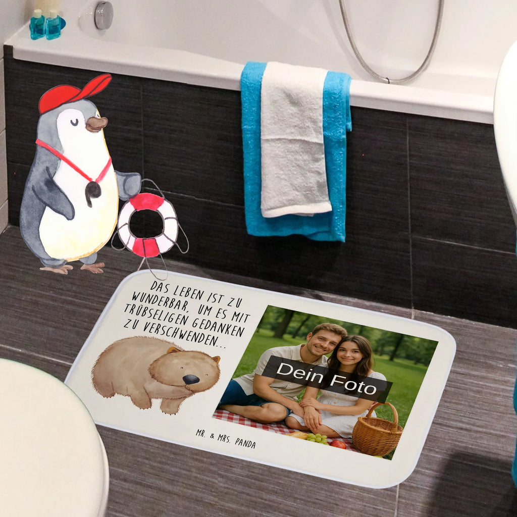 Personalisierte Foto Badematte Wombat Teppich Fürs Bad Mit Eigenem Bild, Badvorleger Mit Bild, Design Badvorleger Mit Eigenem Foto, Foto Badvorleger Für Dusche, Duschvorleger Mit Foto, Saugfähiger Badvorleger Mit Foto, Rutschfester Badvorleger Mit Foto, Badteppich Mit Bild, Firmengeschenk Mit Eigenem Logo, Moderner Badvorleger Mit Bild, Weißer Badvorleger Mit Foto, Badezimmerteppich Mit Foto, Badematte Mit Foto, Badvorleger Mit Foto, Gäste-WC Badvorleger Mit Foto, Badematte mit Foto, Badvorleger Baumwolle Mit Bild, Badezimmer Matte Mit Foto, Schwarzer Badvorleger Mit Bild, Gemusterter Badvorleger Mit Bild, Rechteckiger Badvorleger Mit Bild, Weicher Badvorleger Mit Bild, Badematte selber gestalten, Personaliserter Badvorleger Mit Foto, Badvorleger Mikrofaser Mit Foto, Badvorleger Selbst Gestalten Mit Foto, Badvorleger Mit Wunschbild, Badvorleger Groß Mit Foto, Badmatte Waschbar Mit Foto, Badvorleger Klein Mit Bild, Runder Badvorleger Mit Foto, Badgarnitur Mit Foto, Badezimmermatte Mit Foto, Badvorleger Für Badewanne Mit Bild, Badvorleger Mit Eigenem Foto, Bad Fußmatte Mit Bild, Waschbarer Badvorleger Mit Foto, Vintage Badvorleger Mit Foto, Werbegeschenk Mit Logo, Badvorleger Mit Fotodruck, Werbegeschenk Mit Foto, Badvorleger Mit Eigenem Motiv, Badläufer Mit Bild, Klassischer Badvorleger Mit Foto, Badematten Set Mit Foto, Badematte Rutschfest Mit Foto, Tiermotive, Gute Laune, lustige Sprüche, Tiere, Australien, Spruch, Wombat, Motivation, Das Leben ist schön