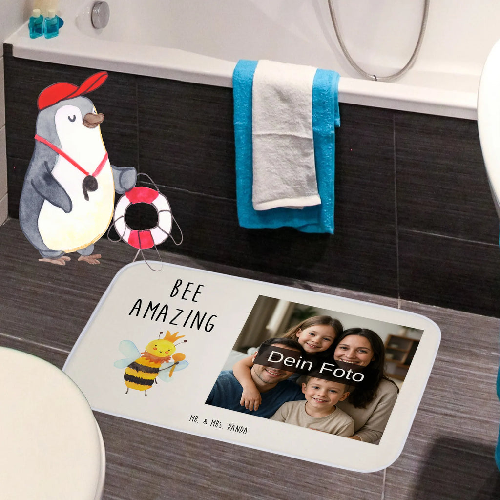 Personalisierte Foto Badematte Biene König Badvorleger Mit Foto, Foto Badvorleger Für Dusche, Weicher Badvorleger Mit Bild, Badematte Mit Foto, Badezimmerteppich Mit Foto, Duschvorleger Mit Foto, Gäste-WC Badvorleger Mit Foto, Schwarzer Badvorleger Mit Bild, Badematte selber gestalten, Badvorleger Groß Mit Foto, Badvorleger Mit Fotodruck, Badvorleger Mit Eigenem Foto, Badvorleger Klein Mit Bild, Badteppich Mit Bild, Personaliserter Badvorleger Mit Foto, Waschbarer Badvorleger Mit Foto, Rechteckiger Badvorleger Mit Bild, Werbegeschenk Mit Logo, Badvorleger Mit Wunschbild, Badvorleger Mikrofaser Mit Foto, Gemusterter Badvorleger Mit Bild, Badvorleger Mit Bild, Rutschfester Badvorleger Mit Foto, Badvorleger Mit Eigenem Motiv, Bad Fußmatte Mit Bild, Design Badvorleger Mit Eigenem Foto, Badematte mit Foto, Firmengeschenk Mit Eigenem Logo, Teppich Fürs Bad Mit Eigenem Bild, Badezimmer Matte Mit Foto, Badmatte Waschbar Mit Foto, Badvorleger Baumwolle Mit Bild, Saugfähiger Badvorleger Mit Foto, Weißer Badvorleger Mit Foto, Badvorleger Selbst Gestalten Mit Foto, Badvorleger Für Badewanne Mit Bild, Badematte Rutschfest Mit Foto, Klassischer Badvorleger Mit Foto, Vintage Badvorleger Mit Foto, Badematten Set Mit Foto, Badläufer Mit Bild, Runder Badvorleger Mit Foto, Moderner Badvorleger Mit Bild, Badezimmermatte Mit Foto, Werbegeschenk Mit Foto, Badgarnitur Mit Foto, Biene, Wespe, Hummel