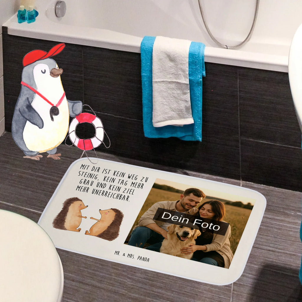 Personalisierte Foto Badematte Igel Liebe Badematte mit Foto, Badezimmer Matte Mit Foto, Badvorleger Mikrofaser Mit Foto, Gäste-WC Badvorleger Mit Foto, Badematte Mit Foto, Rechteckiger Badvorleger Mit Bild, Badläufer Mit Bild, Rutschfester Badvorleger Mit Foto, Weißer Badvorleger Mit Foto, Runder Badvorleger Mit Foto, Foto Badvorleger Für Dusche, Duschvorleger Mit Foto, Badvorleger Mit Wunschbild, Badvorleger Baumwolle Mit Bild, Vintage Badvorleger Mit Foto, Badmatte Waschbar Mit Foto, Werbegeschenk Mit Foto, Badezimmermatte Mit Foto, Weicher Badvorleger Mit Bild, Personaliserter Badvorleger Mit Foto, Bad Fußmatte Mit Bild, Badgarnitur Mit Foto, Badvorleger Mit Eigenem Foto, Badvorleger Klein Mit Bild, Gemusterter Badvorleger Mit Bild, Saugfähiger Badvorleger Mit Foto, Firmengeschenk Mit Eigenem Logo, Klassischer Badvorleger Mit Foto, Teppich Fürs Bad Mit Eigenem Bild, Moderner Badvorleger Mit Bild, Badvorleger Mit Foto, Design Badvorleger Mit Eigenem Foto, Badezimmerteppich Mit Foto, Badvorleger Selbst Gestalten Mit Foto, Badematte Rutschfest Mit Foto, Badteppich Mit Bild, Badvorleger Mit Bild, Waschbarer Badvorleger Mit Foto, Badematten Set Mit Foto, Badvorleger Mit Fotodruck, Badvorleger Groß Mit Foto, Badvorleger Für Badewanne Mit Bild, Badvorleger Mit Eigenem Motiv, Werbegeschenk Mit Logo, Schwarzer Badvorleger Mit Bild, Badematte selber gestalten, Liebe, Partner, Freund, Freundin, Ehemann, Ehefrau, Heiraten, Verlobung, Heiratsantrag, Liebesgeschenk, Jahrestag, Hocheitstag, Verheiratet, Geschenk, Liebesbeweis, Igel, Verlobt, Verliebt, Hochzeit, Hochzeitstag