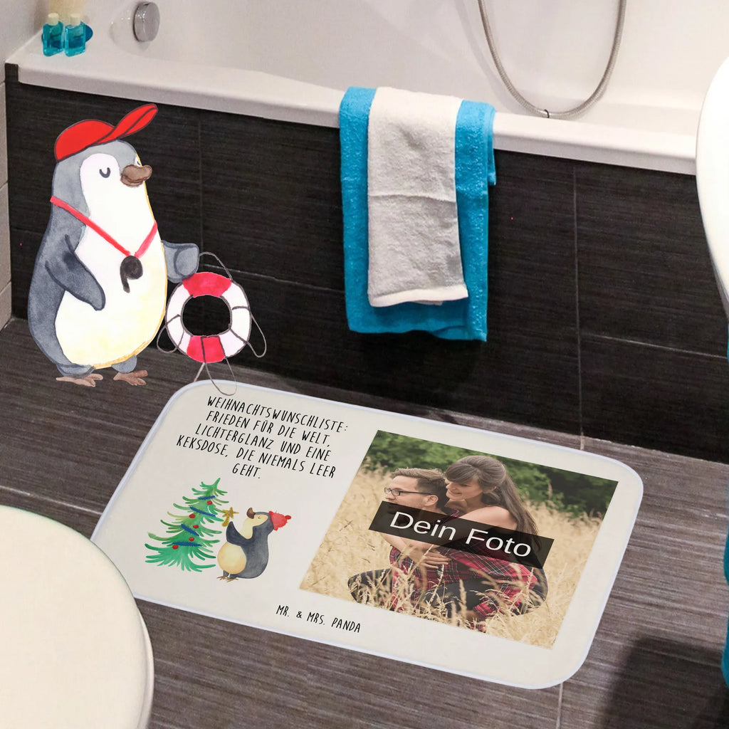 Personalisierte Foto Badematte Pinguin Weihnachtsbaum Foto Badvorleger Für Dusche, Weißer Badvorleger Mit Foto, Werbegeschenk Mit Foto, Badvorleger Mit Foto, Badvorleger Mit Wunschbild, Badematte mit Foto, Personaliserter Badvorleger Mit Foto, Weicher Badvorleger Mit Bild, Badezimmermatte Mit Foto, Gemusterter Badvorleger Mit Bild, Badvorleger Klein Mit Bild, Firmengeschenk Mit Eigenem Logo, Badteppich Mit Bild, Badmatte Waschbar Mit Foto, Badvorleger Mit Bild, Klassischer Badvorleger Mit Foto, Badvorleger Baumwolle Mit Bild, Badvorleger Selbst Gestalten Mit Foto, Werbegeschenk Mit Logo, Badvorleger Groß Mit Foto, Moderner Badvorleger Mit Bild, Vintage Badvorleger Mit Foto, Badematte selber gestalten, Rechteckiger Badvorleger Mit Bild, Badematte Mit Foto, Badematten Set Mit Foto, Badläufer Mit Bild, Badvorleger Mit Eigenem Foto, Duschvorleger Mit Foto, Runder Badvorleger Mit Foto, Gäste-WC Badvorleger Mit Foto, Bad Fußmatte Mit Bild, Badvorleger Mikrofaser Mit Foto, Badezimmerteppich Mit Foto, Badvorleger Für Badewanne Mit Bild, Teppich Fürs Bad Mit Eigenem Bild, Badgarnitur Mit Foto, Badvorleger Mit Fotodruck, Rutschfester Badvorleger Mit Foto, Saugfähiger Badvorleger Mit Foto, Schwarzer Badvorleger Mit Bild, Badezimmer Matte Mit Foto, Badvorleger Mit Eigenem Motiv, Design Badvorleger Mit Eigenem Foto, Badematte Rutschfest Mit Foto, Waschbarer Badvorleger Mit Foto, Winter, Weihnachten, Weihnachtsdeko, Nikolaus, Advent, Heiligabend, Wintermotiv, Pinguin