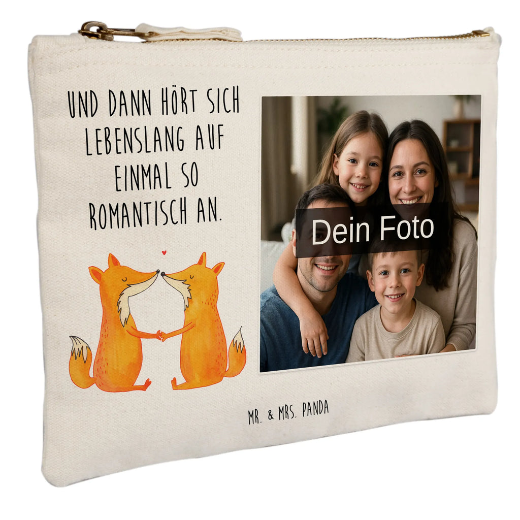 Personalisierte Foto Schminktasche Füchse Liebe Schminktasche Mit Foto, Personalisierte Schminktasche Mit Foto, Schminktasche Mit Eigenem Bild, Schminktasche Mit Wunschfoto, Kosmetiktasche Mit Foto, Make-Up Tasche Mit Foto, Schminktäschchen Mit Bild, Schminkbeutel Mit Fotodruck, Kulturbeutel Damen Mit Foto, Kosmetiktasche Damen Mit Bild, Schminktasche Klein Mit Foto, Schminktasche Groß Mit Bild, Schminktasche Reise Mit Foto, Schminktasche Für Unterwegs Mit Foto, Schminktasche Zum Aufhängen Mit Bild, Schminktasche Mit Reißverschluss Und Foto, Schminktasche Mit Fächern Und Bild, Schminktasche Stoff Mit Eigenem Foto, Schminktasche Leder Mit Fotodruck, Schminktasche Nachhaltig Mit Bild, Schminktasche Mit Muster Und Foto, Schminktasche Blumen Mit Foto, Schminktasche Tiermotiv Mit Eigenem Bild, Kosmetiktasche Für Handtasche Mit Foto, Kosmetiktasche Zum Mitnehmen Mit Bild, Kosmetiktasche Organizer Mit Foto, Reise-Kosmetiktasche Mit Eigenem Motiv, Schminktasche Geschenk Mit Foto, Schminktasche Für Teenager Mit Bild, Schminktasche Für Mädchen Mit Foto, Aufbewahrung Für Schminke Mit Foto, Stifteaufbewahrung Mit Bild, Stiftetasche Mit Eigenem Foto, Fuchs, Füchse, Fox, Liebe, Liebespaar, Paar, Partner, Freundin, Freund, Ehe, Verlobte, Ehemann, Ehefrau, Liebesbeweis