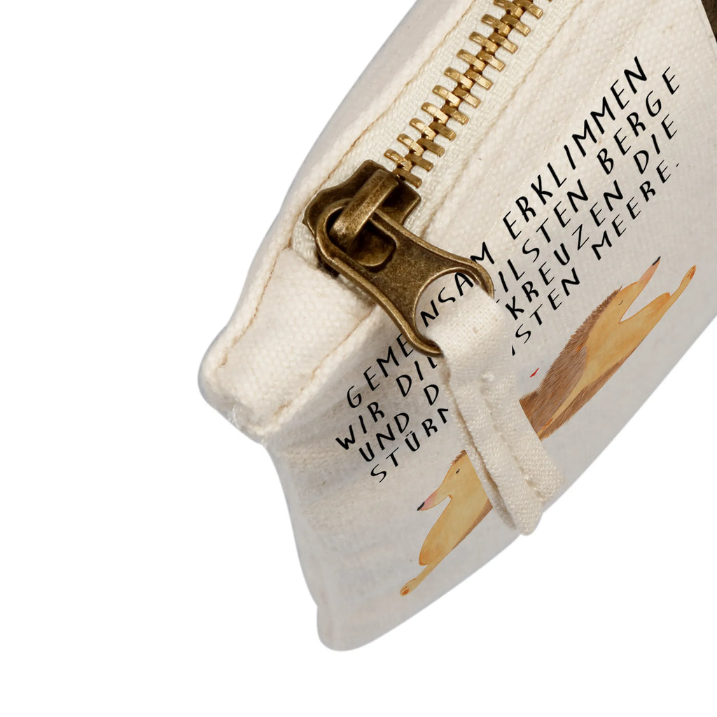 Personalisierte Foto Schminktasche Igel händchenhaltend Schminktasche Mit Foto, Personalisierte Schminktasche Mit Foto, Schminktasche Mit Eigenem Bild, Schminktasche Mit Wunschfoto, Kosmetiktasche Mit Foto, Make-Up Tasche Mit Foto, Schminktäschchen Mit Bild, Schminkbeutel Mit Fotodruck, Kulturbeutel Damen Mit Foto, Kosmetiktasche Damen Mit Bild, Schminktasche Klein Mit Foto, Schminktasche Groß Mit Bild, Schminktasche Reise Mit Foto, Schminktasche Für Unterwegs Mit Foto, Schminktasche Zum Aufhängen Mit Bild, Schminktasche Mit Reißverschluss Und Foto, Schminktasche Mit Fächern Und Bild, Schminktasche Stoff Mit Eigenem Foto, Schminktasche Leder Mit Fotodruck, Schminktasche Nachhaltig Mit Bild, Schminktasche Mit Muster Und Foto, Schminktasche Blumen Mit Foto, Schminktasche Tiermotiv Mit Eigenem Bild, Kosmetiktasche Für Handtasche Mit Foto, Kosmetiktasche Zum Mitnehmen Mit Bild, Kosmetiktasche Organizer Mit Foto, Reise-Kosmetiktasche Mit Eigenem Motiv, Schminktasche Geschenk Mit Foto, Schminktasche Für Teenager Mit Bild, Schminktasche Für Mädchen Mit Foto, Aufbewahrung Für Schminke Mit Foto, Stifteaufbewahrung Mit Bild, Stiftetasche Mit Eigenem Foto, Liebe, Partner, Freund, Freundin, Ehemann, Ehefrau, Heiraten, Verlobung, Heiratsantrag, Liebesgeschenk, Jahrestag, Hocheitstag, Igel, Igelliebe, Hand in Hand, Liebesbeweis, große Liebe, Liebesbotschaft, Hochzeit, Lieblingsmensch, Gemeinsamkeit, Love, Geschenk für zwei