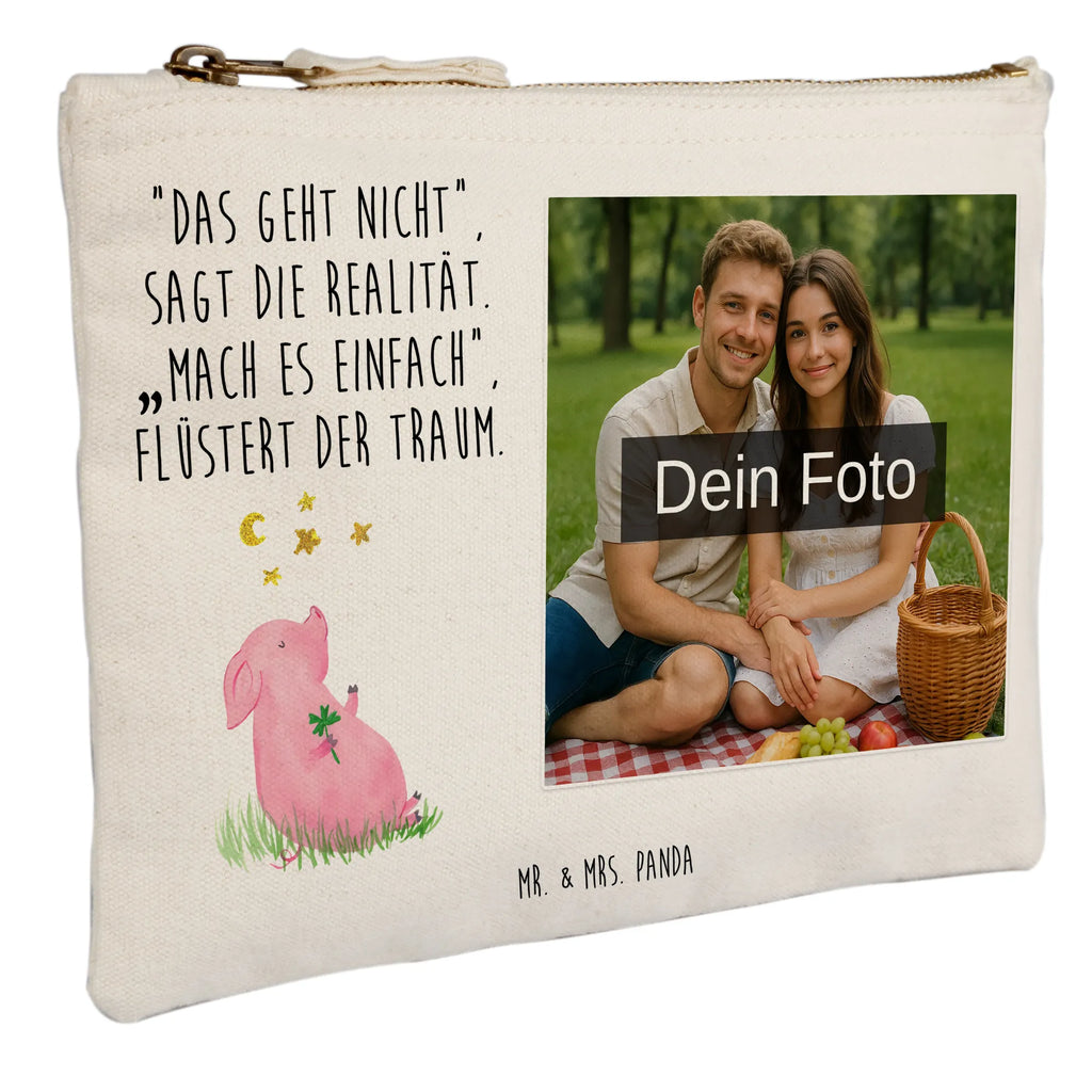Personalisierte Foto Schminktasche Schwein Glück Schminktasche Geschenk Mit Foto, Schminktasche Mit Wunschfoto, Schminktasche Tiermotiv Mit Eigenem Bild, Stifteaufbewahrung Mit Bild, Reise-Kosmetiktasche Mit Eigenem Motiv, Schminktasche Für Teenager Mit Bild, Kosmetiktasche Zum Mitnehmen Mit Bild, Schminktasche Mit Muster Und Foto, Kosmetiktasche Für Handtasche Mit Foto, Schminktasche Reise Mit Foto, Aufbewahrung Für Schminke Mit Foto, Schminktasche Mit Eigenem Bild, Schminktasche Mit Fächern Und Bild, Schminktasche Groß Mit Bild, Kosmetiktasche Damen Mit Bild, Kosmetiktasche Organizer Mit Foto, Schminktasche Klein Mit Foto, Schminktasche Mit Foto, Stiftetasche Mit Eigenem Foto, Schminktasche Blumen Mit Foto, Schminktasche Für Unterwegs Mit Foto, Kosmetiktasche Mit Foto, Schminkbeutel Mit Fotodruck, Make-Up Tasche Mit Foto, Schminktasche Für Mädchen Mit Foto, Schminktasche Mit Reißverschluss Und Foto, Schminktasche Leder Mit Fotodruck, Schminktasche Zum Aufhängen Mit Bild, Schminktasche Stoff Mit Eigenem Foto, Schminktäschchen Mit Bild, Schminktasche Nachhaltig Mit Bild, Personalisierte Schminktasche Mit Foto, Kulturbeutel Damen Mit Foto, Tiermotive, Gute Laune, lustige Sprüche, Tiere, Motivation, Ziele, Sterne, Träume, Glücksbringer, Schwein, Sernchen, Glücksschwein. Glück, Schweinchen