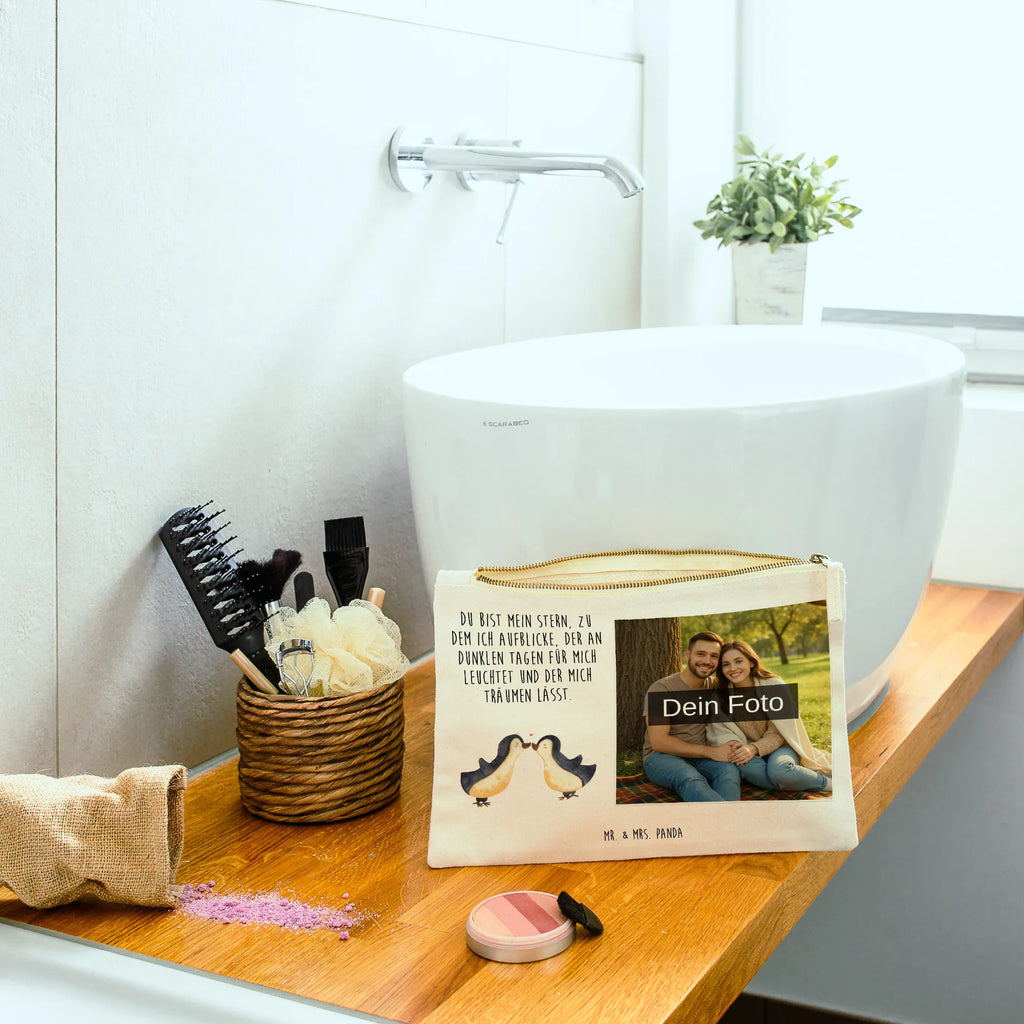 Personalisierte Foto Schminktasche Pinguin Liebe Kosmetiktasche Organizer Mit Foto, Schminktasche Blumen Mit Foto, Schminktasche Für Teenager Mit Bild, Schminktasche Groß Mit Bild, Schminktasche Geschenk Mit Foto, Schminktasche Mit Muster Und Foto, Schminktasche Stoff Mit Eigenem Foto, Schminktasche Leder Mit Fotodruck, Make-Up Tasche Mit Foto, Kosmetiktasche Für Handtasche Mit Foto, Kosmetiktasche Zum Mitnehmen Mit Bild, Schminkbeutel Mit Fotodruck, Personalisierte Schminktasche Mit Foto, Kosmetiktasche Damen Mit Bild, Schminktasche Zum Aufhängen Mit Bild, Schminktasche Mit Eigenem Bild, Schminktasche Für Unterwegs Mit Foto, Reise-Kosmetiktasche Mit Eigenem Motiv, Aufbewahrung Für Schminke Mit Foto, Kulturbeutel Damen Mit Foto, Schminktasche Für Mädchen Mit Foto, Schminktasche Mit Foto, Stiftetasche Mit Eigenem Foto, Schminktasche Tiermotiv Mit Eigenem Bild, Schminktasche Reise Mit Foto, Schminktasche Mit Reißverschluss Und Foto, Kosmetiktasche Mit Foto, Schminktäschchen Mit Bild, Schminktasche Mit Wunschfoto, Schminktasche Klein Mit Foto, Schminktasche Nachhaltig Mit Bild, Stifteaufbewahrung Mit Bild, Schminktasche Mit Fächern Und Bild, Liebe, Partner, Freund, Freundin, Ehemann, Ehefrau, Heiraten, Verlobung, Heiratsantrag, Liebesgeschenk, Jahrestag, Hocheitstag, Geschenk Freund, Geschenk Freundin, Verlobte, Pärchen. Liebespaar, Gastgeschenk, Verlobter, Love, Hochzeitstag, Pinguinpaar, Pinguin, Liebesbeweis, Geschenkidee, Geschenk Hochzeitstag, Liebesspruch, Pinguin Paar, Pinguin Liebe, Pinguine, Paar, Hochzeit