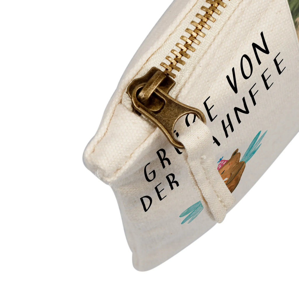 Personalisierte Foto Schminktasche Bär Zahnfee Personalisierte Schminktasche Mit Foto, Stiftetasche Mit Eigenem Foto, Schminktasche Tiermotiv Mit Eigenem Bild, Schminktasche Geschenk Mit Foto, Schminktasche Mit Eigenem Bild, Make-Up Tasche Mit Foto, Kosmetiktasche Für Handtasche Mit Foto, Schminktasche Mit Foto, Kulturbeutel Damen Mit Foto, Schminktasche Für Teenager Mit Bild, Schminktasche Zum Aufhängen Mit Bild, Stifteaufbewahrung Mit Bild, Reise-Kosmetiktasche Mit Eigenem Motiv, Kosmetiktasche Mit Foto, Schminktasche Mit Fächern Und Bild, Schminktasche Reise Mit Foto, Schminktasche Nachhaltig Mit Bild, Schminkbeutel Mit Fotodruck, Schminktasche Mit Wunschfoto, Schminktasche Leder Mit Fotodruck, Kosmetiktasche Damen Mit Bild, Schminktasche Mit Reißverschluss Und Foto, Schminktasche Stoff Mit Eigenem Foto, Schminktasche Klein Mit Foto, Schminktasche Für Mädchen Mit Foto, Kosmetiktasche Zum Mitnehmen Mit Bild, Schminktasche Blumen Mit Foto, Schminktasche Mit Muster Und Foto, Schminktasche Groß Mit Bild, Schminktäschchen Mit Bild, Schminktasche Für Unterwegs Mit Foto, Aufbewahrung Für Schminke Mit Foto, Kosmetiktasche Organizer Mit Foto, Bär, Teddy, Teddybär, Fee, Zahnfee, Milchzahn, Erster Zahn