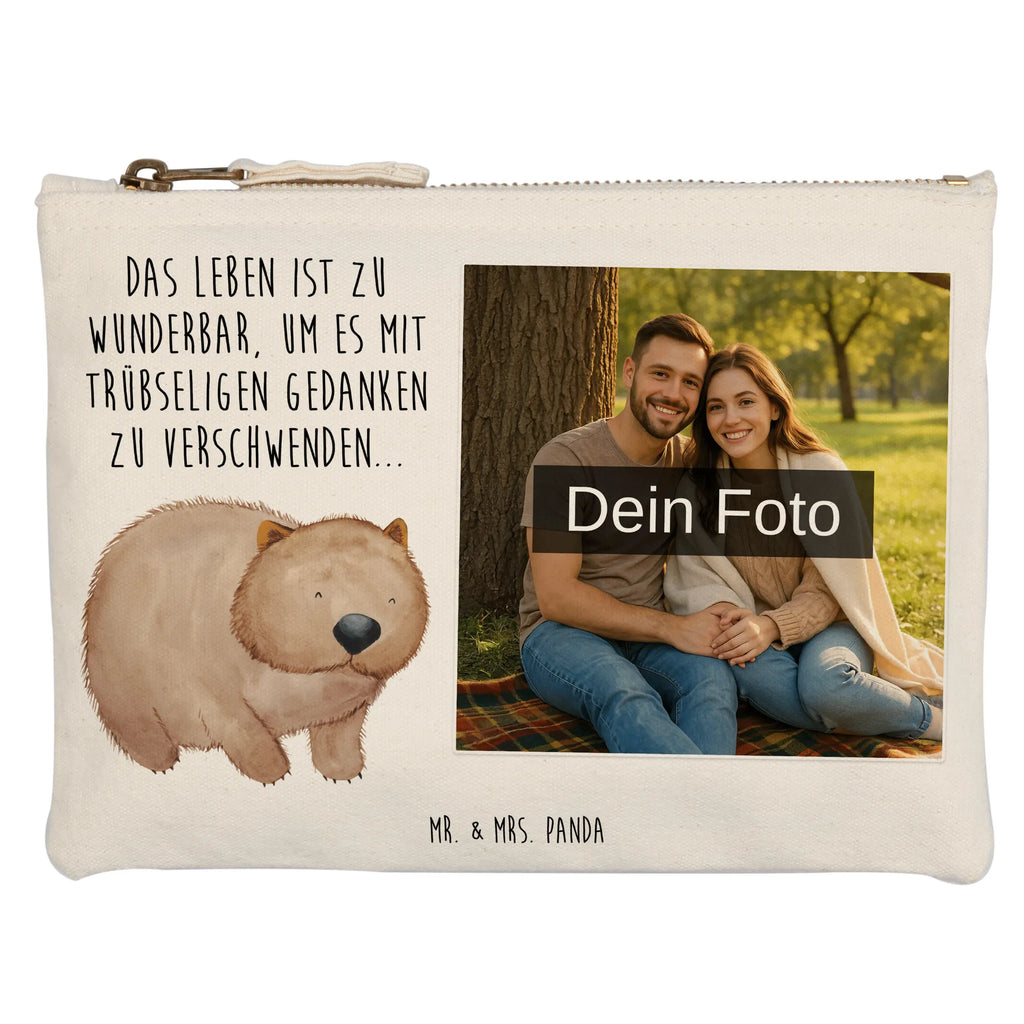 Personalisierte Foto Schminktasche Wombat Schminktasche Mit Wunschfoto, Schminktasche Für Unterwegs Mit Foto, Schminktasche Für Teenager Mit Bild, Aufbewahrung Für Schminke Mit Foto, Kosmetiktasche Zum Mitnehmen Mit Bild, Schminktasche Tiermotiv Mit Eigenem Bild, Reise-Kosmetiktasche Mit Eigenem Motiv, Schminktäschchen Mit Bild, Kulturbeutel Damen Mit Foto, Schminktasche Mit Foto, Kosmetiktasche Organizer Mit Foto, Make-Up Tasche Mit Foto, Schminktasche Für Mädchen Mit Foto, Personalisierte Schminktasche Mit Foto, Schminkbeutel Mit Fotodruck, Schminktasche Leder Mit Fotodruck, Stiftetasche Mit Eigenem Foto, Schminktasche Nachhaltig Mit Bild, Schminktasche Geschenk Mit Foto, Schminktasche Groß Mit Bild, Schminktasche Stoff Mit Eigenem Foto, Schminktasche Mit Fächern Und Bild, Kosmetiktasche Mit Foto, Schminktasche Mit Reißverschluss Und Foto, Kosmetiktasche Damen Mit Bild, Schminktasche Mit Eigenem Bild, Schminktasche Zum Aufhängen Mit Bild, Schminktasche Klein Mit Foto, Schminktasche Reise Mit Foto, Schminktasche Blumen Mit Foto, Kosmetiktasche Für Handtasche Mit Foto, Stifteaufbewahrung Mit Bild, Schminktasche Mit Muster Und Foto, Tiermotive, Gute Laune, lustige Sprüche, Tiere, Das Leben ist schön, Wombat, Motivation, Australien, Spruch