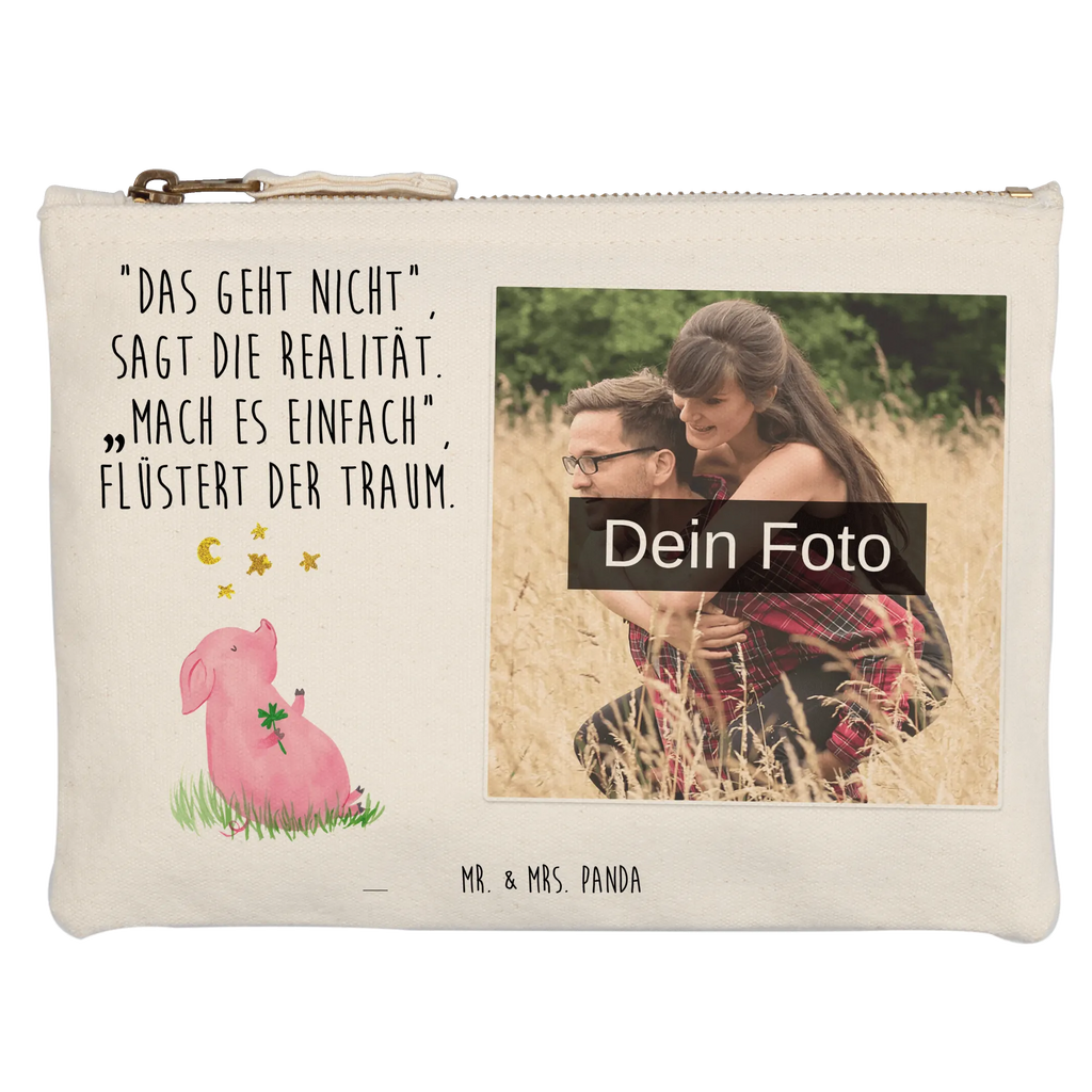 Personalisierte Foto Schminktasche Schwein Glück Schminktasche Geschenk Mit Foto, Schminktasche Mit Wunschfoto, Schminktasche Tiermotiv Mit Eigenem Bild, Stifteaufbewahrung Mit Bild, Reise-Kosmetiktasche Mit Eigenem Motiv, Schminktasche Für Teenager Mit Bild, Kosmetiktasche Zum Mitnehmen Mit Bild, Schminktasche Mit Muster Und Foto, Kosmetiktasche Für Handtasche Mit Foto, Schminktasche Reise Mit Foto, Aufbewahrung Für Schminke Mit Foto, Schminktasche Mit Eigenem Bild, Schminktasche Mit Fächern Und Bild, Schminktasche Groß Mit Bild, Kosmetiktasche Damen Mit Bild, Kosmetiktasche Organizer Mit Foto, Schminktasche Klein Mit Foto, Schminktasche Mit Foto, Stiftetasche Mit Eigenem Foto, Schminktasche Blumen Mit Foto, Schminktasche Für Unterwegs Mit Foto, Kosmetiktasche Mit Foto, Schminkbeutel Mit Fotodruck, Make-Up Tasche Mit Foto, Schminktasche Für Mädchen Mit Foto, Schminktasche Mit Reißverschluss Und Foto, Schminktasche Leder Mit Fotodruck, Schminktasche Zum Aufhängen Mit Bild, Schminktasche Stoff Mit Eigenem Foto, Schminktäschchen Mit Bild, Schminktasche Nachhaltig Mit Bild, Personalisierte Schminktasche Mit Foto, Kulturbeutel Damen Mit Foto, Tiermotive, Gute Laune, lustige Sprüche, Tiere, Motivation, Ziele, Sterne, Träume, Glücksbringer, Schwein, Sernchen, Glücksschwein. Glück, Schweinchen