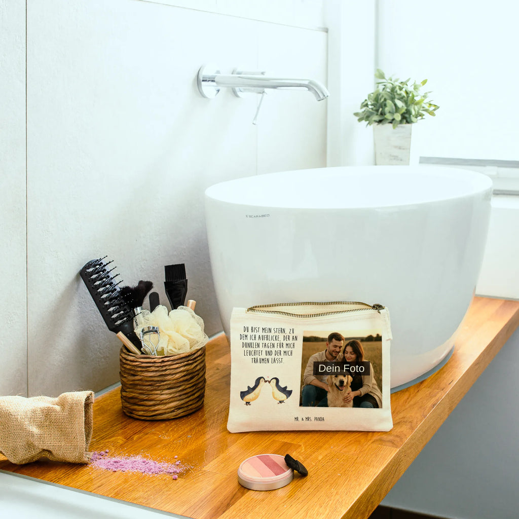 Personalisierte Foto Schminktasche Pinguin Liebe Kosmetiktasche Organizer Mit Foto, Schminktasche Blumen Mit Foto, Schminktasche Für Teenager Mit Bild, Schminktasche Groß Mit Bild, Schminktasche Geschenk Mit Foto, Schminktasche Mit Muster Und Foto, Schminktasche Stoff Mit Eigenem Foto, Schminktasche Leder Mit Fotodruck, Make-Up Tasche Mit Foto, Kosmetiktasche Für Handtasche Mit Foto, Kosmetiktasche Zum Mitnehmen Mit Bild, Schminkbeutel Mit Fotodruck, Personalisierte Schminktasche Mit Foto, Kosmetiktasche Damen Mit Bild, Schminktasche Zum Aufhängen Mit Bild, Schminktasche Mit Eigenem Bild, Schminktasche Für Unterwegs Mit Foto, Reise-Kosmetiktasche Mit Eigenem Motiv, Aufbewahrung Für Schminke Mit Foto, Kulturbeutel Damen Mit Foto, Schminktasche Für Mädchen Mit Foto, Schminktasche Mit Foto, Stiftetasche Mit Eigenem Foto, Schminktasche Tiermotiv Mit Eigenem Bild, Schminktasche Reise Mit Foto, Schminktasche Mit Reißverschluss Und Foto, Kosmetiktasche Mit Foto, Schminktäschchen Mit Bild, Schminktasche Mit Wunschfoto, Schminktasche Klein Mit Foto, Schminktasche Nachhaltig Mit Bild, Stifteaufbewahrung Mit Bild, Schminktasche Mit Fächern Und Bild, Liebe, Partner, Freund, Freundin, Ehemann, Ehefrau, Heiraten, Verlobung, Heiratsantrag, Liebesgeschenk, Jahrestag, Hocheitstag, Geschenk Freund, Geschenk Freundin, Verlobte, Pärchen. Liebespaar, Gastgeschenk, Verlobter, Love, Hochzeitstag, Pinguinpaar, Pinguin, Liebesbeweis, Geschenkidee, Geschenk Hochzeitstag, Liebesspruch, Pinguin Paar, Pinguin Liebe, Pinguine, Paar, Hochzeit