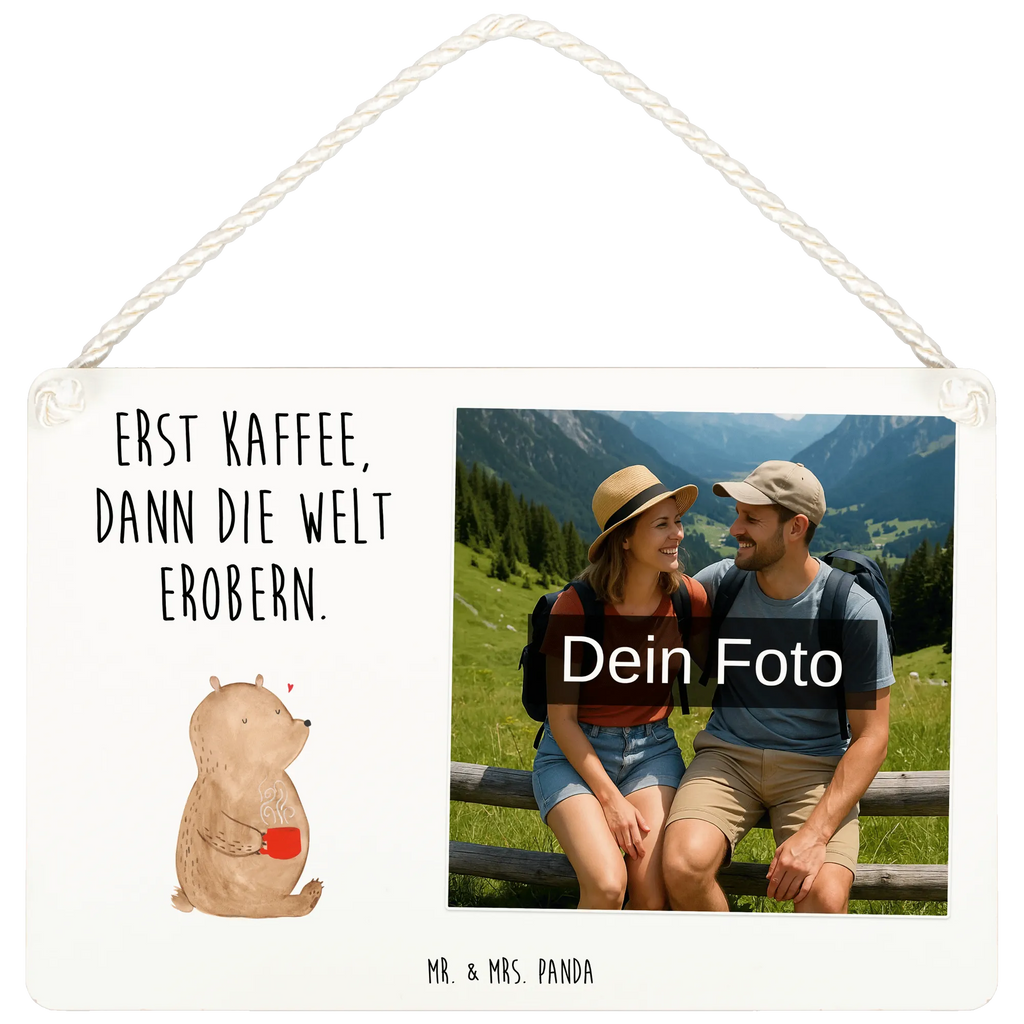 Personalisiertes Foto Deko Schild Bär Kaffee Deko Schild Selbst Gestalten Mit Foto, Modernes Deko Schild Mit Wunschfoto, Deko Schild Mit Foto Und Namen, Deko Schild Mit Eigenem Bild, Handgemachtes Deko Schild Mit Wunschfoto, Deko Schild Mit Haustierfoto, Deko Schild Für Küche Mit Wunschfoto, Foto Deko Schild Für Wohnzimmer, Deko Schild Mit Collage, Deko Schild Für Garten Mit Foto, Türschild Mit Bild, Personalisiertes Deko Schild Mit Foto, Metallschild Mit Wunschfoto, Deko Schild Mit Familienfoto, Deko Schild Mit Fotodruck, Landhausstil Deko Schild Mit Bild, Geschenk Deko Schild Mit Foto, Deko Schild Mit Urlaubsfoto, Wandschild Mit Foto, Dekoschild Mit Foto Und Text, Deko Wandtafel Mit Bild, Rustikales Deko Schild Mit Bild, Lustiges Deko Schild Mit Foto, Deko Schild Mit Foto, Deko Schild Zum Aufhängen Mit Foto, Holzschild Mit Foto, Großes Deko Schild Mit Foto, Deko Schild Für Balkon Mit Bild, Deko Schild Mit Persönlichem Motiv, Vintage Deko Schild Mit Foto, Fotogeschenk Deko Schild, Kleines Deko Schild Mit Bild, Deko Schild Mit Wunschfoto, Deko Schild Zum Hinstellen Mit Bild, Bär, Teddy, Teddybär, Coffee, Welt erobern, Bären, Morgenroutine, Motivation, Welt retten, Kaffee, guten Morgen