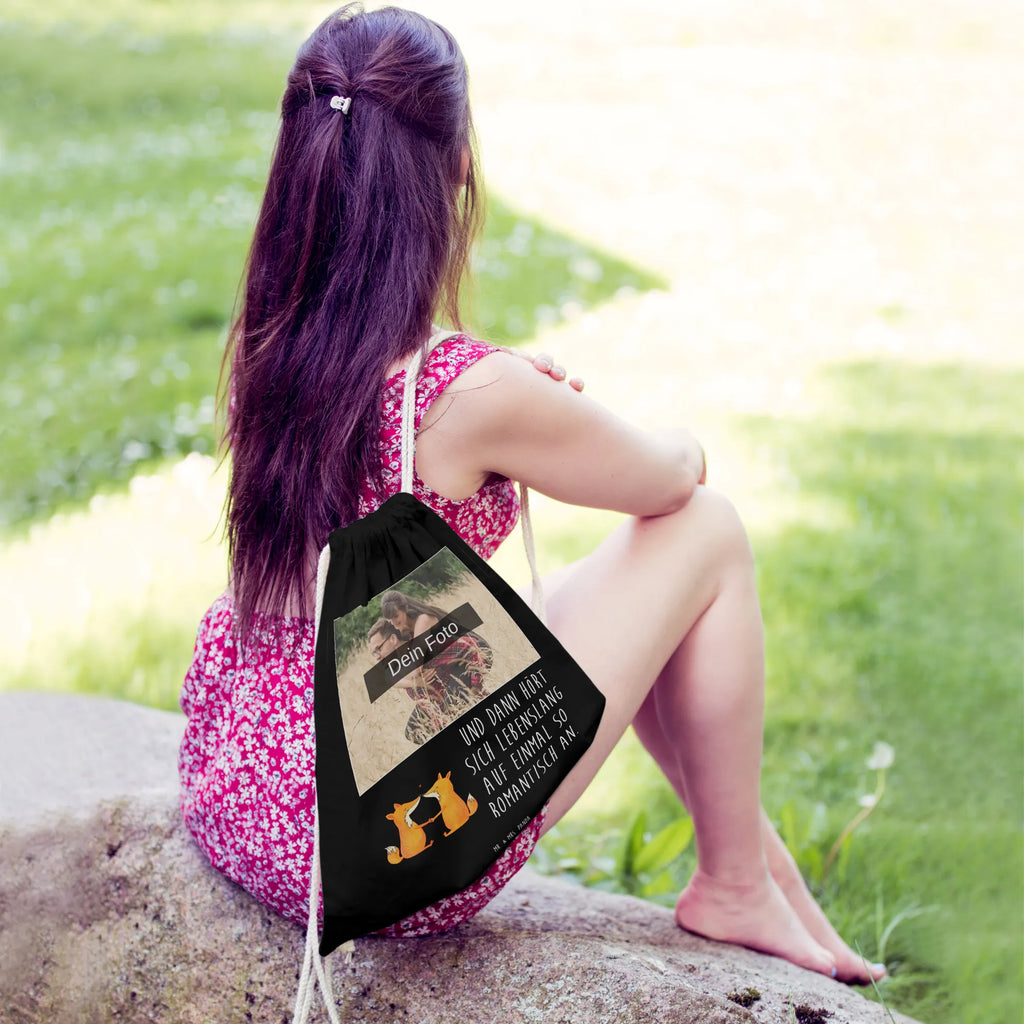 Personalisierter Foto Sportbeutel Füchse Liebe Sportbeutel Mit Urlaubsbild, Foto Turnbeutel Jungen, Sportbeutel Für Erwachsene Mit Foto, Gymbag Mit Bild, Schwarzer Sportbeutel Mit Wunschfoto, Sportbeutel Mit Bild Und Namen, Öko Sportbeutel Mit Foto, Faltbarer Sportbeutel Mit Wunschbild, Sportbeutel Mit Familienfoto, Sportbeutel Mit Wunschfoto, Bunter Sportbeutel Mit Foto, Weißer Sportbeutel Mit Bild, Foto Sportbeutel Für Kinder, Sportbeutel Für Kita Mit Wunschbild, Sportbeutel Mit Foto Für Sport Und Freizeit, Sportbeutel Mit Foto, Sportrucksack Mit Foto, Sportbeutel Für Schule Mit Foto, Foto Turnbeutel Mädchen, Personalisierter Sportbeutel Mit Foto, Waschbarer Sportbeutel Mit Foto, Sportbeutel Mit Foto Und Text, Sportbeutel Mit Fotodruck, Geschenkidee Sportbeutel Mit Eigenem Foto, Sportbeutel Bedruckt Mit Foto, Turnbeutel Mit Foto, Sportbeutel Mit Haustierfoto, Leichter Sportbeutel Mit Bild, Sportbeutel Mit Eigenem Bild, Sportbeutel Selbst Gestalten Mit Foto, Fuchs, Paar, Liebesbeweis, Ehe, Freundin, Ehemann, Freund, Ehefrau, Liebe, Fox, Partner, Verlobte, Füchse, Liebespaar