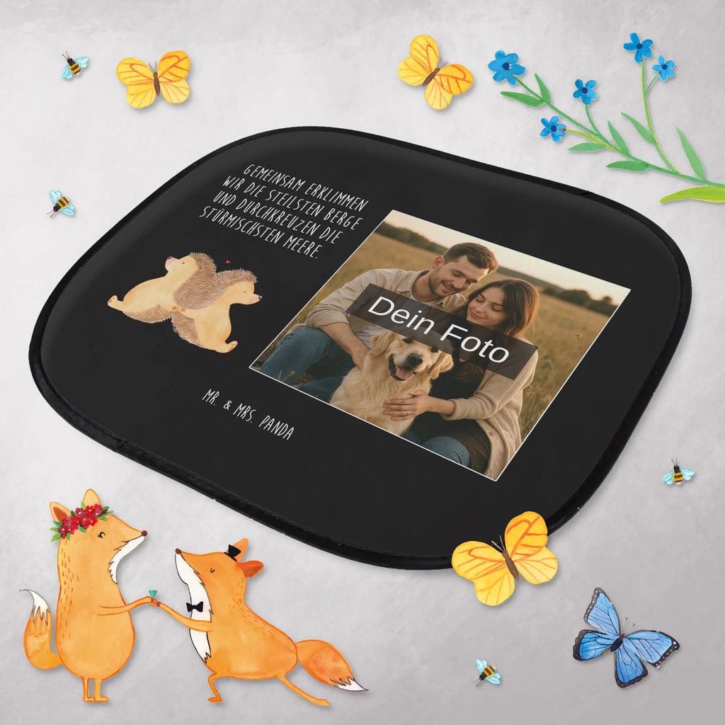 Personalisierbarer Foto Sonnenschutz Auto Igel händchenhaltend Sonne mit Foto, Auto Sonnenblende Foto, Foto Sonnenschutz für Autoscheiben, Sonnenschutz Autofenster selbst gestalten, Personalisierter Sonnenschutz Baby, Sonnenschutz Autoscheibe Foto, Foto Sonnenschutz fürs Auto, Sonnenblende Auto Foto, Foto Autosonnenschutz, Sonnenblende Foto, Foto Sonnenschutz für Auto, Sonnenschutz Kind mit Foto, Personalisierter Auto Sonnenschutz, Foto Sonnenschutz Auto Seitenscheibe, Autoscheiben Sonnenschutz Foto, Sonne Auto Foto, Sonnenschutzfolie mit Foto, Sonnenschutz Auto individualisiert, Liebe, Partner, Freund, Freundin, Ehemann, Ehefrau, Heiraten, Verlobung, Heiratsantrag, Liebesgeschenk, Jahrestag, Hocheitstag, Hochzeit, Geschenk für zwei, Igelliebe, Love, Liebesbeweis, Hand in Hand, Igel, Lieblingsmensch, Gemeinsamkeit, Liebesbotschaft, große Liebe