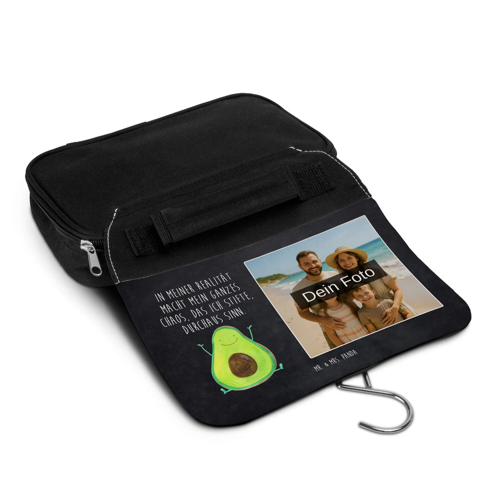 Personalisierter Foto Kulturbeutel Avocado Glücklich Kunststoff Kulturbeutel Mit Foto, Kulturbeutel Für Reisen Mit Foto, Kulturbeutel Kinder Mit Wunschfoto, Kulturbeutel Set Mit Wunschfoto, Wasserdichter Kulturbeutel Mit Bild, Kulturbeutel Herren Mit Bild, Kompakter Kulturbeutel Mit Wunschfoto, Kulturbeutel Mit Spiegel Und Wunschbild, Kulturbeutel Mit Kinderbild, Fotogeschenk Kulturbeutel, Reisebeutel Mit Foto, Kosmetiktasche Mit Foto, Kulturbeutel Groß Mit Foto, Kulturbeutel Mit Familienfoto, Kulturbeutel Damen Mit Foto, Toilettentasche Mit Wunschbild, Kulturbeutel Klein Mit Bild, Kulturbeutel Als Geschenk Mit Wunschfoto, Kulturbeutel Baumwolle Mit Wunschbild, Necessaire Mit Bild, Kulturbeutel Selbst Gestalten Mit Foto, Kulturbeutel Mit Haustierfoto, Leder Kulturbeutel Mit Foto, Kulturtasche Mit Bild, Kulturbeutel Mit Reißverschluss Und Foto, Transparenter Kulturbeutel Mit Foto, Kulturbeutel Mit Fächern Und Foto, Kulturbeutel Mit Urlaubserinnerung, Kulturbeutel Mit Haken Und Bild, Waschbeutel Mit Eigenem Foto, Nachhaltiger Kulturbeutel Mit Wunschfoto, Personalisierter Kulturbeutel Mit Wunschfoto, Kulturbeutel Zum Aufhängen Mit Foto, Kulturbeutel Stoff Mit Foto, Filz Kulturbeutel Mit Wunschbild, Kulturbeutel Mit Foto, Avocado, Veggie, Vegan, Gesund, Chaos