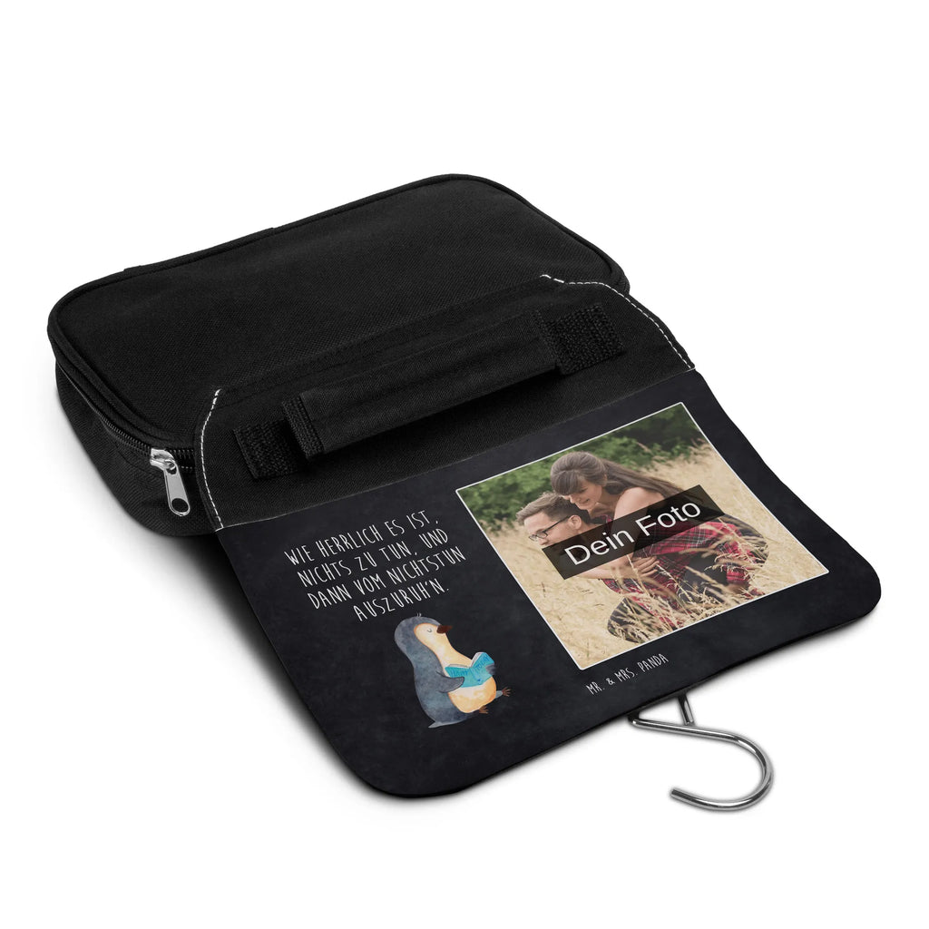 Personalisierter Foto Kulturbeutel Pinguin Buch Kulturbeutel Mit Urlaubserinnerung, Kulturbeutel Mit Haken Und Bild, Kulturbeutel Zum Aufhängen Mit Foto, Kulturbeutel Mit Foto, Kulturbeutel Baumwolle Mit Wunschbild, Reisebeutel Mit Foto, Wasserdichter Kulturbeutel Mit Bild, Kunststoff Kulturbeutel Mit Foto, Kulturbeutel Klein Mit Bild, Transparenter Kulturbeutel Mit Foto, Kompakter Kulturbeutel Mit Wunschfoto, Kulturbeutel Mit Spiegel Und Wunschbild, Necessaire Mit Bild, Kosmetiktasche Mit Foto, Kulturbeutel Kinder Mit Wunschfoto, Kulturtasche Mit Bild, Kulturbeutel Stoff Mit Foto, Toilettentasche Mit Wunschbild, Kulturbeutel Mit Familienfoto, Leder Kulturbeutel Mit Foto, Kulturbeutel Selbst Gestalten Mit Foto, Kulturbeutel Herren Mit Bild, Kulturbeutel Damen Mit Foto, Kulturbeutel Groß Mit Foto, Kulturbeutel Als Geschenk Mit Wunschfoto, Waschbeutel Mit Eigenem Foto, Filz Kulturbeutel Mit Wunschbild, Kulturbeutel Mit Fächern Und Foto, Kulturbeutel Set Mit Wunschfoto, Kulturbeutel Für Reisen Mit Foto, Kulturbeutel Mit Reißverschluss Und Foto, Personalisierter Kulturbeutel Mit Wunschfoto, Kulturbeutel Mit Haustierfoto, Fotogeschenk Kulturbeutel, Nachhaltiger Kulturbeutel Mit Wunschfoto, Kulturbeutel Mit Kinderbild, Pinguin, Faulenzen, Pinguine, Nichtstun, Buch, Bücherwurm, Lesen, Urlaub, Ferien, Freizeit