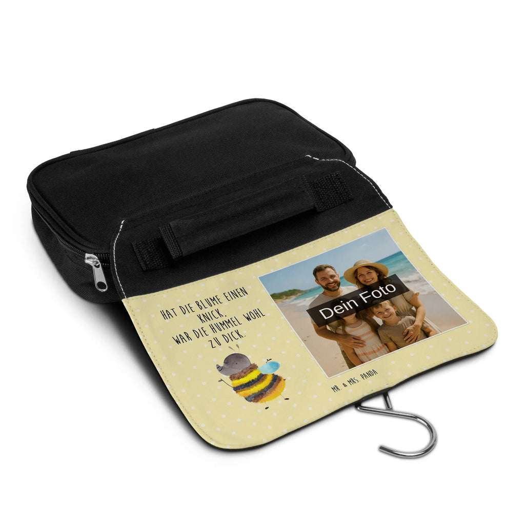 Personalisierter Foto Kulturbeutel Hummel flauschig Kulturbeutel Mit Haustierfoto, Waschbeutel Mit Eigenem Foto, Kulturbeutel Kinder Mit Wunschfoto, Kulturbeutel Baumwolle Mit Wunschbild, Kulturbeutel Selbst Gestalten Mit Foto, Kompakter Kulturbeutel Mit Wunschfoto, Nachhaltiger Kulturbeutel Mit Wunschfoto, Kulturbeutel Zum Aufhängen Mit Foto, Kulturbeutel Mit Familienfoto, Kulturbeutel Mit Kinderbild, Kulturbeutel Set Mit Wunschfoto, Kulturtasche Mit Bild, Kulturbeutel Mit Spiegel Und Wunschbild, Necessaire Mit Bild, Kulturbeutel Mit Haken Und Bild, Fotogeschenk Kulturbeutel, Kulturbeutel Mit Reißverschluss Und Foto, Kulturbeutel Für Reisen Mit Foto, Reisebeutel Mit Foto, Leder Kulturbeutel Mit Foto, Toilettentasche Mit Wunschbild, Filz Kulturbeutel Mit Wunschbild, Wasserdichter Kulturbeutel Mit Bild, Kulturbeutel Mit Urlaubserinnerung, Kulturbeutel Als Geschenk Mit Wunschfoto, Kulturbeutel Mit Foto, Kulturbeutel Stoff Mit Foto, Kunststoff Kulturbeutel Mit Foto, Kulturbeutel Mit Fächern Und Foto, Personalisierter Kulturbeutel Mit Wunschfoto, Kulturbeutel Herren Mit Bild, Kosmetiktasche Mit Foto, Kulturbeutel Damen Mit Foto, Transparenter Kulturbeutel Mit Foto, Kulturbeutel Groß Mit Foto, Kulturbeutel Klein Mit Bild, Tiermotive, Gute Laune, lustige Sprüche, Tiere, Biene, Hummel, Blume, Natur, Flauschig