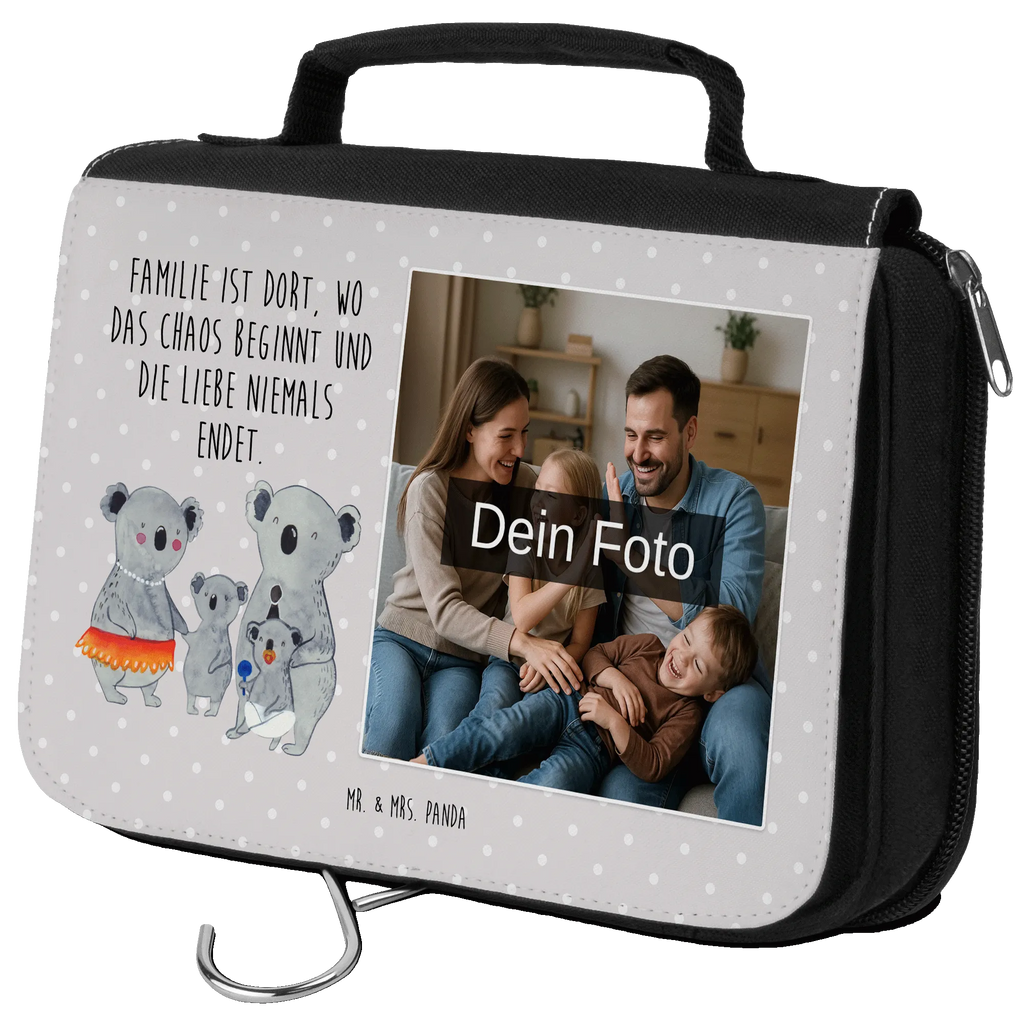 Personalisierter Foto Kulturbeutel Koala Familie Kulturbeutel Groß Mit Foto, Kulturbeutel Set Mit Wunschfoto, Waschbeutel Mit Eigenem Foto, Kompakter Kulturbeutel Mit Wunschfoto, Nachhaltiger Kulturbeutel Mit Wunschfoto, Kulturbeutel Damen Mit Foto, Kulturbeutel Mit Urlaubserinnerung, Wasserdichter Kulturbeutel Mit Bild, Kulturbeutel Mit Haustierfoto, Filz Kulturbeutel Mit Wunschbild, Leder Kulturbeutel Mit Foto, Reisebeutel Mit Foto, Kulturbeutel Stoff Mit Foto, Kosmetiktasche Mit Foto, Kulturbeutel Selbst Gestalten Mit Foto, Fotogeschenk Kulturbeutel, Kulturtasche Mit Bild, Kulturbeutel Für Reisen Mit Foto, Necessaire Mit Bild, Kulturbeutel Baumwolle Mit Wunschbild, Kunststoff Kulturbeutel Mit Foto, Kulturbeutel Mit Fächern Und Foto, Kulturbeutel Zum Aufhängen Mit Foto, Kulturbeutel Mit Spiegel Und Wunschbild, Kulturbeutel Mit Kinderbild, Personalisierter Kulturbeutel Mit Wunschfoto, Kulturbeutel Mit Familienfoto, Kulturbeutel Als Geschenk Mit Wunschfoto, Transparenter Kulturbeutel Mit Foto, Kulturbeutel Herren Mit Bild, Kulturbeutel Mit Foto, Kulturbeutel Mit Haken Und Bild, Kulturbeutel Mit Reißverschluss Und Foto, Kulturbeutel Klein Mit Bild, Kulturbeutel Kinder Mit Wunschfoto, Toilettentasche Mit Wunschbild, Familie, Vatertag, Muttertag, Bruder, Schwester, Mama, Papa, Oma, Opa, Familienleben, Koala, Kinder, Family, Geschwister, Koalas