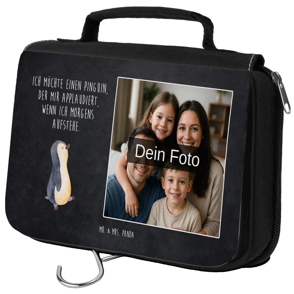 Personalisierter Foto Kulturbeutel Pinguin marschieren Kulturbeutel Mit Fächern Und Foto, Kulturbeutel Kinder Mit Wunschfoto, Kulturbeutel Mit Familienfoto, Kulturtasche Mit Bild, Kulturbeutel Mit Spiegel Und Wunschbild, Kompakter Kulturbeutel Mit Wunschfoto, Kulturbeutel Mit Haustierfoto, Kulturbeutel Baumwolle Mit Wunschbild, Kulturbeutel Für Reisen Mit Foto, Kulturbeutel Klein Mit Bild, Wasserdichter Kulturbeutel Mit Bild, Kulturbeutel Mit Kinderbild, Kulturbeutel Mit Haken Und Bild, Kulturbeutel Zum Aufhängen Mit Foto, Kulturbeutel Mit Reißverschluss Und Foto, Fotogeschenk Kulturbeutel, Kosmetiktasche Mit Foto, Personalisierter Kulturbeutel Mit Wunschfoto, Nachhaltiger Kulturbeutel Mit Wunschfoto, Reisebeutel Mit Foto, Toilettentasche Mit Wunschbild, Kulturbeutel Mit Urlaubserinnerung, Waschbeutel Mit Eigenem Foto, Kulturbeutel Damen Mit Foto, Leder Kulturbeutel Mit Foto, Transparenter Kulturbeutel Mit Foto, Kulturbeutel Selbst Gestalten Mit Foto, Kulturbeutel Als Geschenk Mit Wunschfoto, Kulturbeutel Set Mit Wunschfoto, Necessaire Mit Bild, Kulturbeutel Herren Mit Bild, Kulturbeutel Groß Mit Foto, Kulturbeutel Stoff Mit Foto, Kunststoff Kulturbeutel Mit Foto, Kulturbeutel Mit Foto, Filz Kulturbeutel Mit Wunschbild, Pinguin, Familie, Schwester, Pinguine, Frühaufsteher, Langschläfer, Bruder